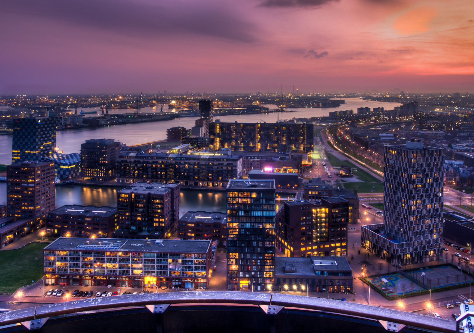 město, panoráma města, noc, voda, odraz, panoráma, mrakodrap, večer, HDR, horizont, panoráma, soumrak, 2015, metropole, Rotterdam, Olympus, centrum, mezník, omdem5, M43, urban area, Atmosféra Země, Metropolitní oblast, lidské osídlení, geografický rys, letecké snímkování, Euromast
