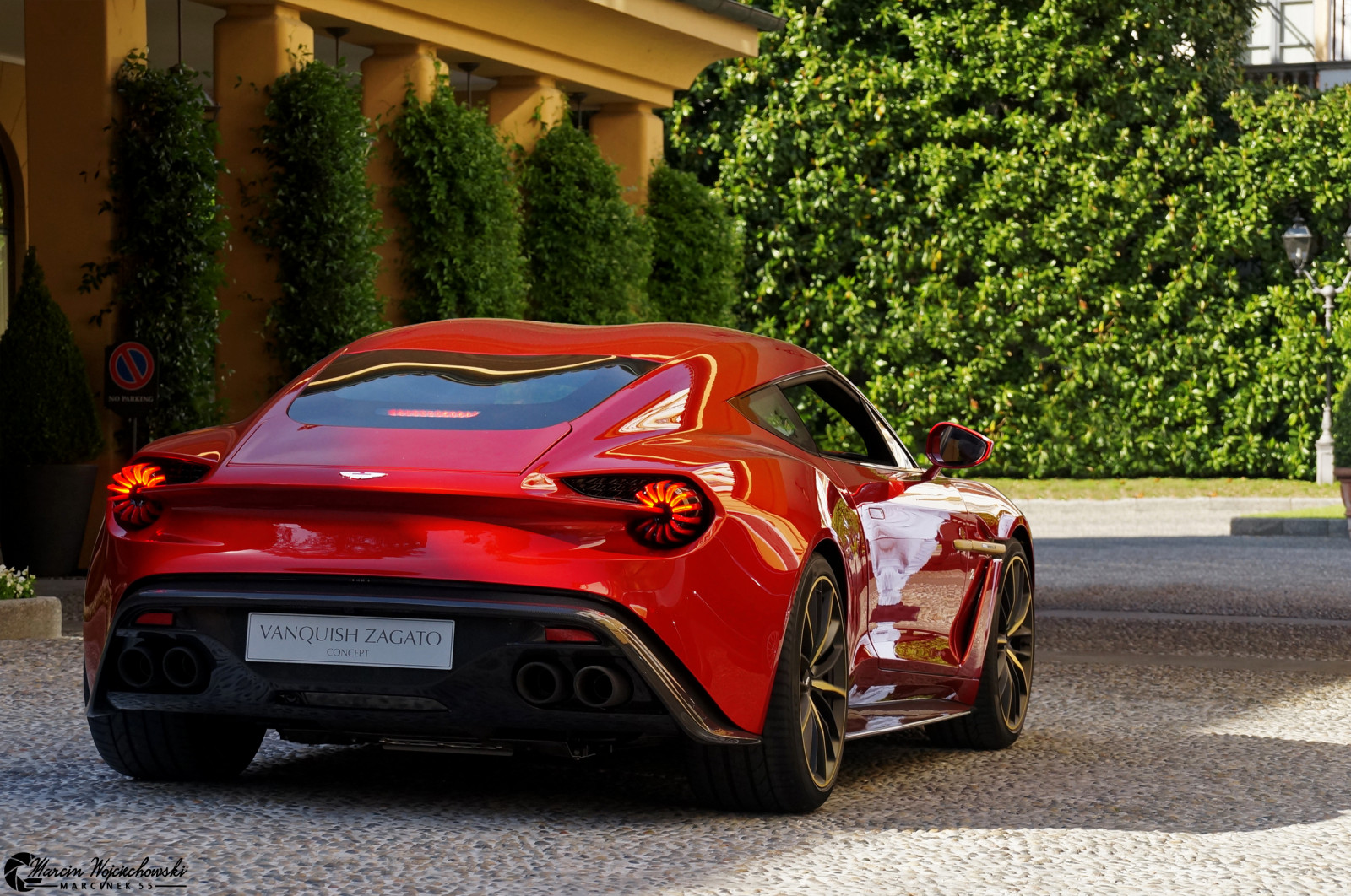 stromy, Itálie, jezero, auto, Červené, vozidlo, silnice, fotografování, Supercars, modrý, Sony, Vidění, sportovní auto, Bugatti, kupé, výkon auta, unikátní, Hypercar, exotický, limuzína, Porazit, Zagato, GT, 2016, Pojem, rostlina, venkovní, kolo, cars, představení, Napájení, babička, Turismo, okraj, klasický, aston, Martin, superauto, rychle, vila, sportovní auto, exotické, Hyperauta, edice, sportcars, omezený, autogespot, A57, gespot, pozemní vozidla, automobilového designu, automobilový exteriér, závodní auto, luxusní vůz, rodinný vůz, motorové vozidlo, osobní luxusní automobil, střední velikost auta, exoticsonroad, concorso, como, Marcin, Cernobbio, Deste, chrion, Wojciechowski, deleganza, Concorsodeleganzavilladeste, automotive wheel system