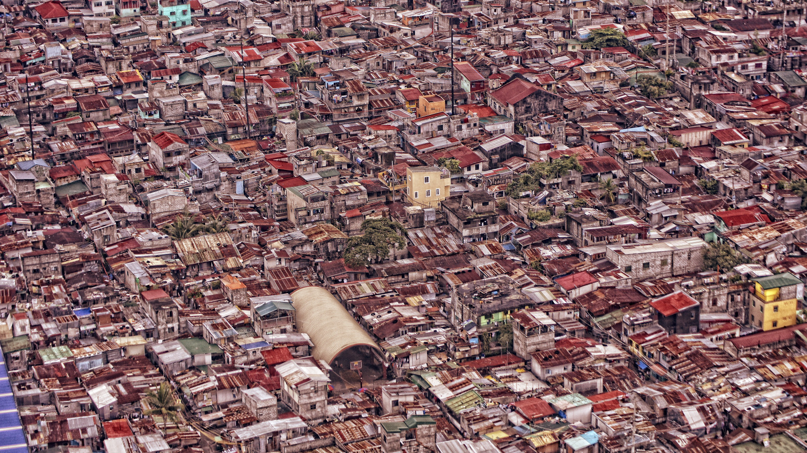 gammel, by, bybilledet, arkitektur, Asien, bakke, by-, udendørs, hus, skyline, smuds, by, tropisk, Filippinerne, sten-, fugleperspektiv, henfald, miljø, snavset, ly, lande, metropol, struktur, Kaos, forurening, slagge, Land, scene, rejse, bjerg, udsigt, fattigdom, fattige, antenne, huse, tagene, fare, hjem, parcel, jord, gruppe, lejlighed, samfund, social, forstad, virkelighed, dump, vandret, ydre, livsstil, krise, overfyldt, skrot, ulovlig, byområde, hovedstadsområde, kvarter, boligområde, luftfotografering, squat, slumkvarter, beboelse, sygdom, filippinsk, Luzon, sydøst, hjem, delapidated, sanitære, slumkvarterer, skure, udvikle, økonomi, forurene, tredje verden, klump, økonomisk, faldefærdige, sanitet, sammensurium, BZ'er, genbosættelse, bosættelser, bærme