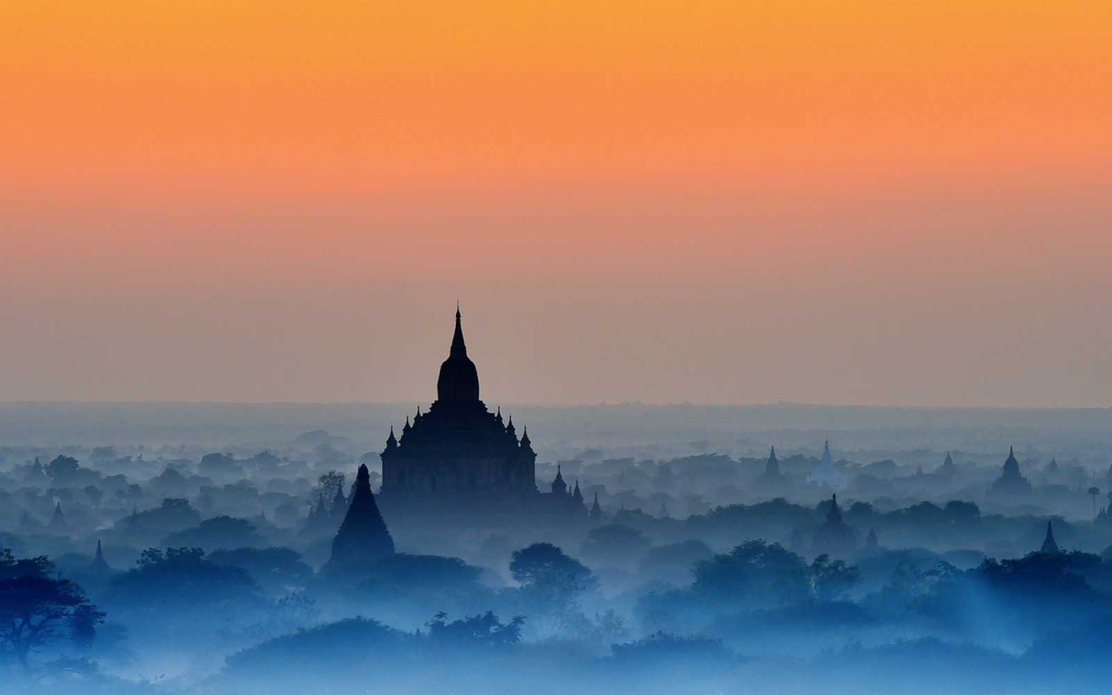 tempel, sollys, træer, landskab, solnedgang, natur, afspejling, himmel, solopgang, blå, aften, morgen, tårn, tåge, horisont, atmosfære, skumring, buddhisme, Myanmar, rav, dis, Bagan, Sky, tåge, bjerg, vejr, daggry, bølge, atmosfærisk fænomen, computer tapet, efterglød, 1700x1063 px