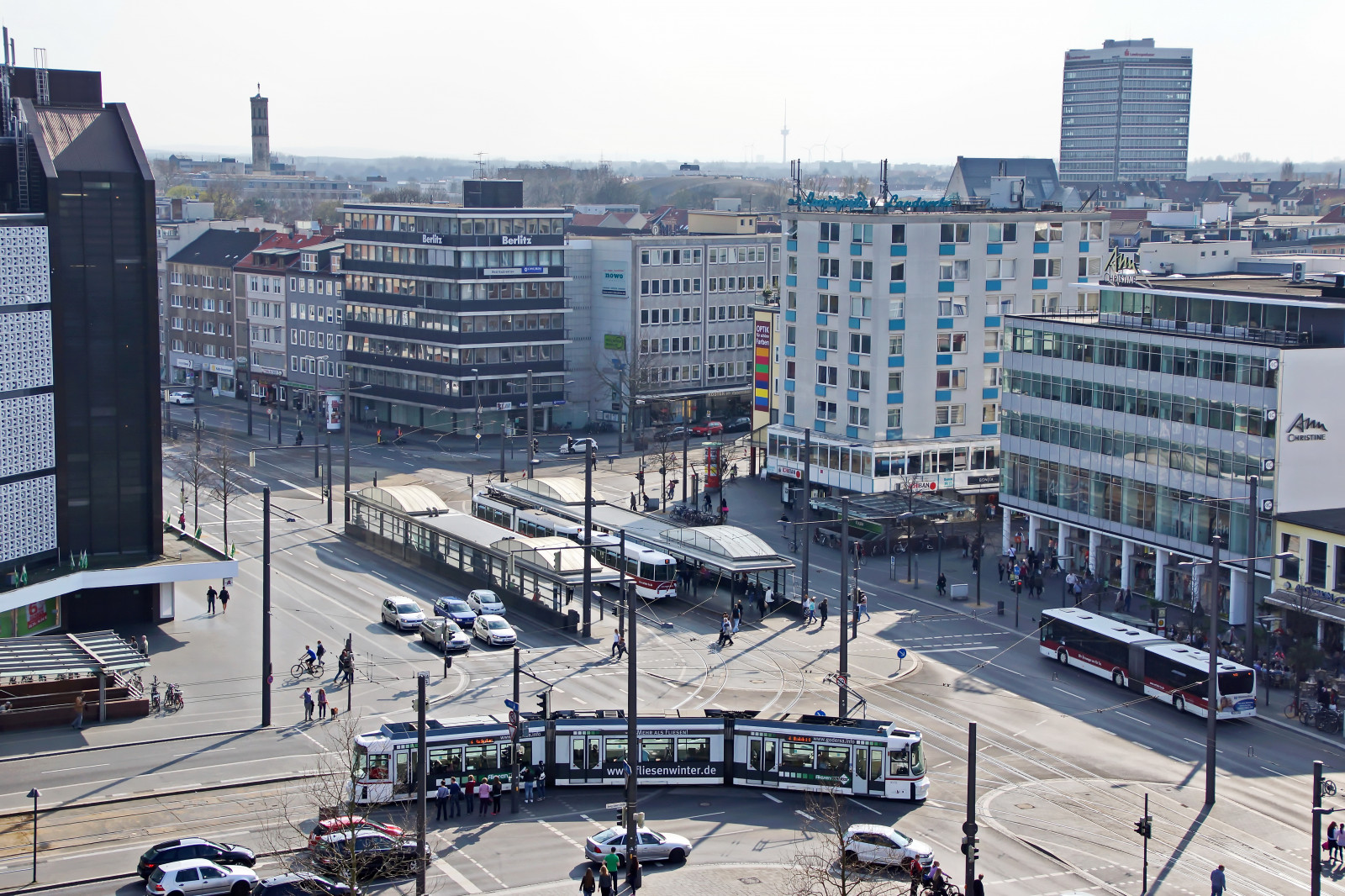 město, panoráma města, auto, budova, nebe, hrad, Německo, doprava, metropole, Braunschweig, centrum, Pohled, výše, fotografie, letecký, deutschland, luft, fotky, kondominium, foto, předměstí, von, fotografie, fasáda, fotos, aufnahme, z, blick, rezidence, bild, bilder, Niedersachsen, urban area, Metropolitní oblast, sousedství, obytný prostor, panelový dům, smíšené využití, aerialview, Luftaufnahme, oben, luftfoto, Luftbild, Brunswick, Residenzschloss, vonoben, aerialphoto, picturesfromabove, photosfromabove, bildervonoben, fotosvonoben, Vom, Braunschweiger, Luftaufnahmebraunschweig, Vonobenbraunschweig, Luftfotobraunschweig, Luftbildbraunschweig, Braunschweigerresidenzschloss, Brunswickresidencecastle, Blickvombraunschweigerresidenzschloss, Viewfrombrunswickresidencecastle, Braunschweigresidenzschloss