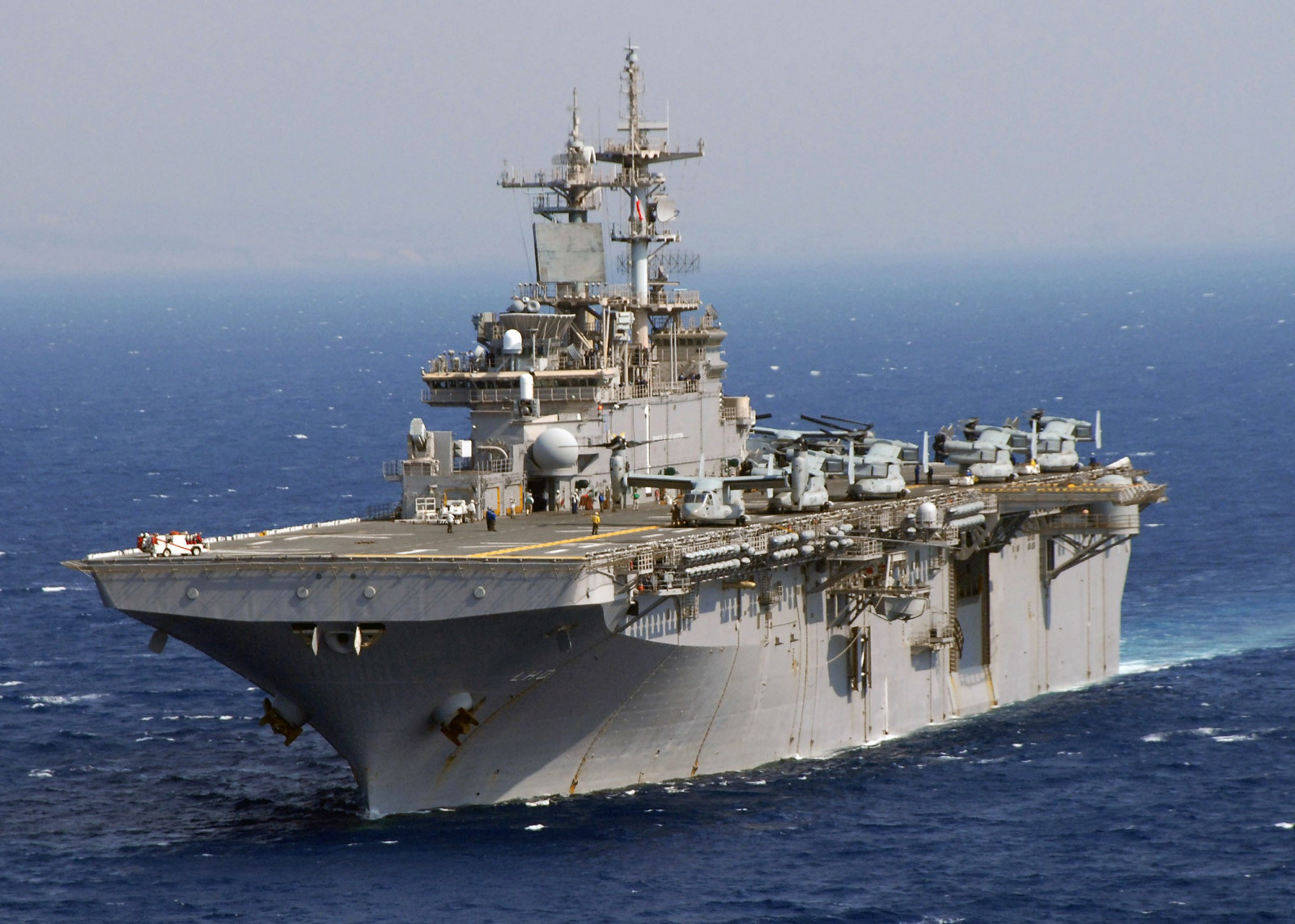2100x1500 px, warship