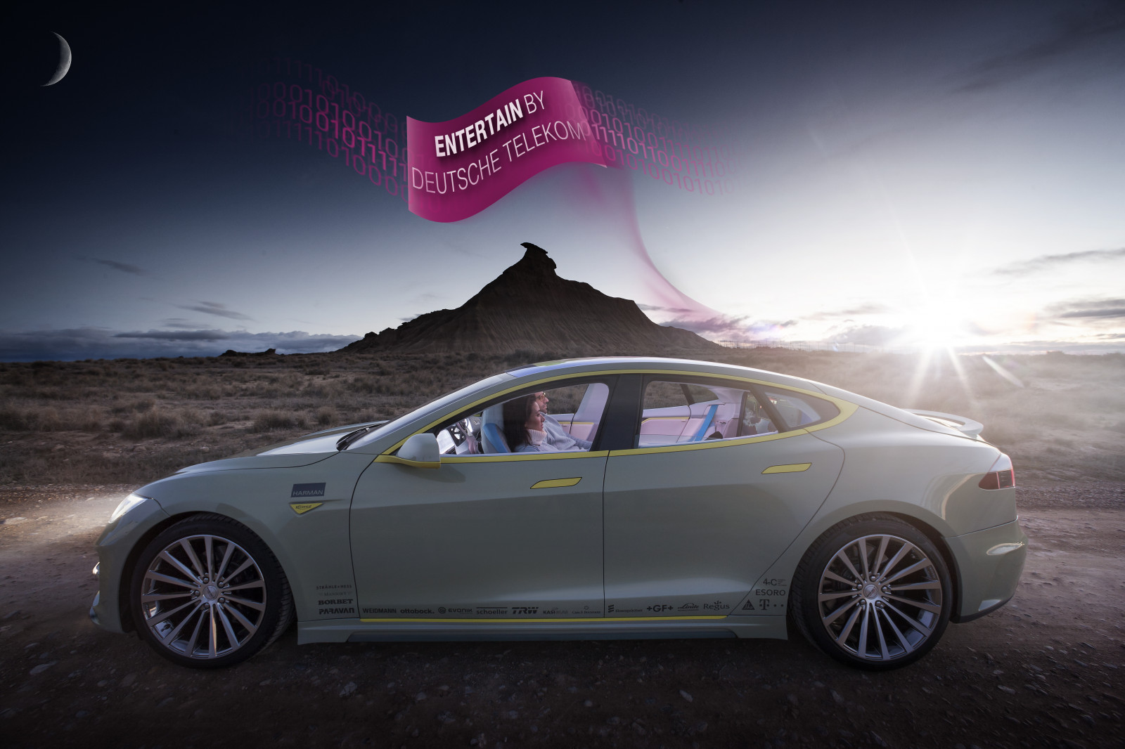 samochód, pojazd, 2015 r, Samochodem wyczynowym, Sedan, samochód elektryczny, Netcarshow, Netcar, Obrazy samochodów, Zdjęcie samochodu, koło, Rinspeed, Koncepcja Xchang E, Tesla, Pojazd lądowy, Projekt motoryzacyjny, Producent samochodów, Luksusowy pojazd, Samochód wykonawczy, Pełny rozmiar samochodu, pojazd elektryczny