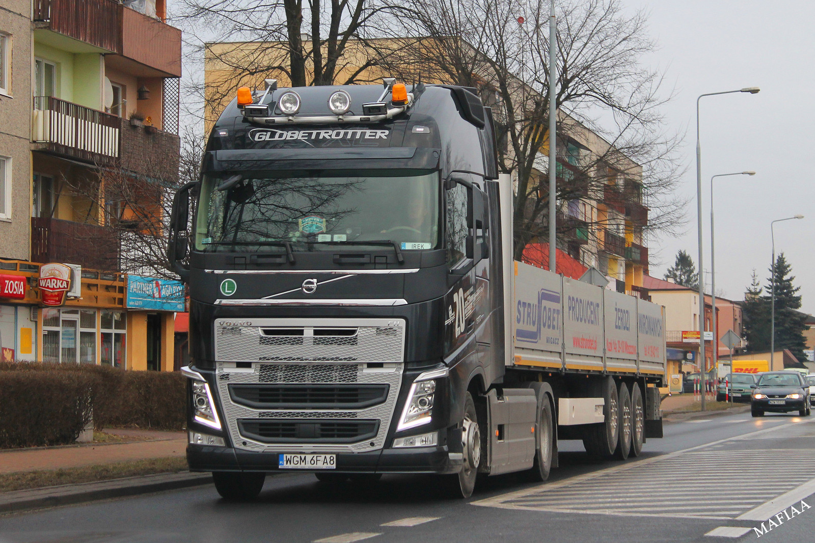 เมือง, ถนน, รถ, ยานพาหนะ, ถนน, วอลโว่, ขนส่ง, รถบรรทุก, ต้นไม้, เลน, ปริมณฑล, ภายนอกยานยนต์, ยานยนต์, โหมดการขนส่ง, รถพาณิชย์, การขนส่งสาธารณะ, กีฬายูทิลิตี้รถ, การขนส่งสินค้า, อะไหล่รถยนต์, limitededition, fh, strunobet, newvolvo, fh500, skrzyniowa, fhiv, public utility