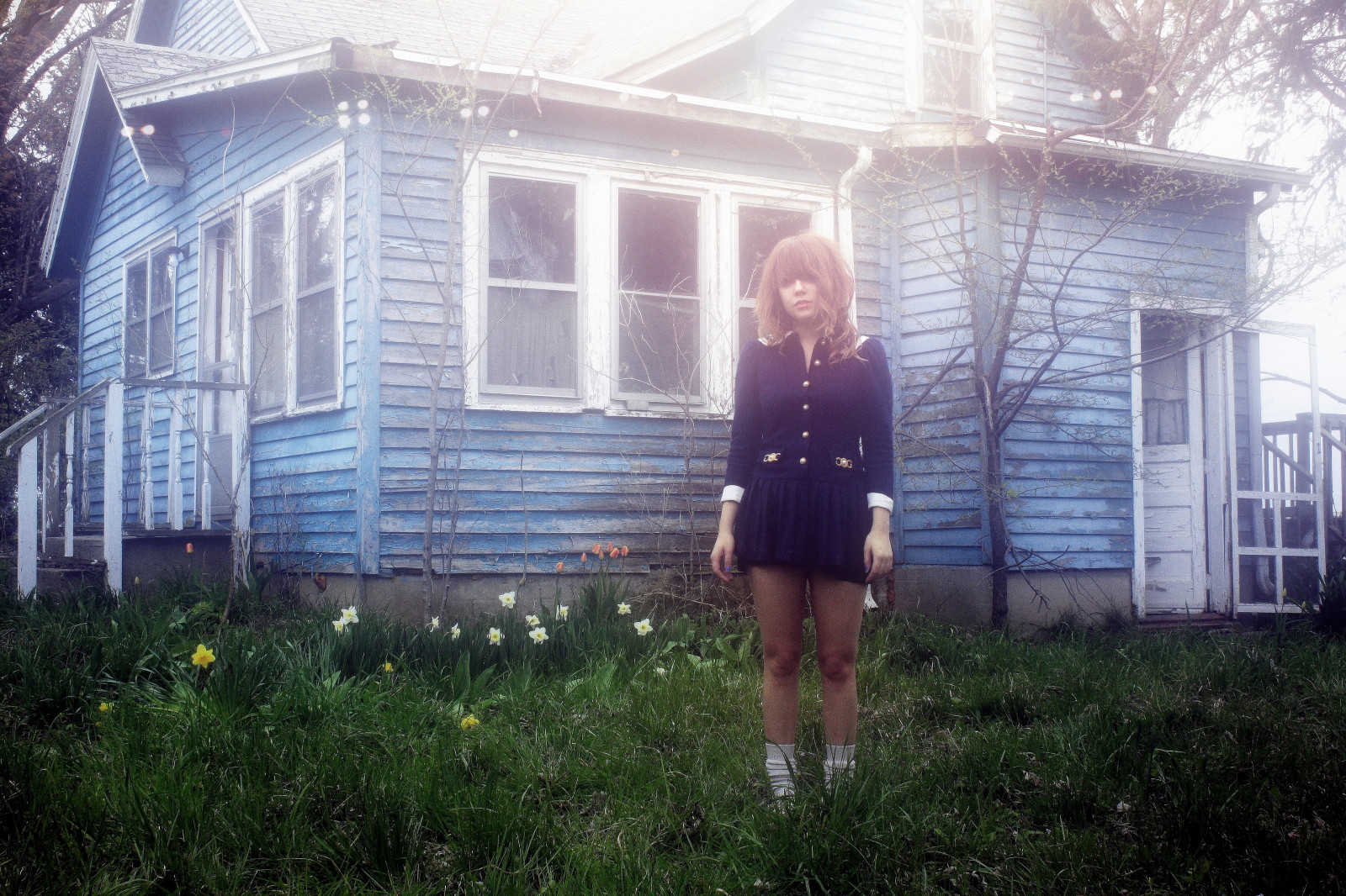 slunečnímu záření, starý, okno, květiny, budova, opuštěný, tráva, nebe, zima, ponožky, fotografování, Dům, zelená, modrý, ráno, zadní dvorek, Ann, strom, záře, duha, yard, rostlina, dívka, zábava, fotografie, domů, momentka, obytný prostor, outdoor struktura, Cari, jev