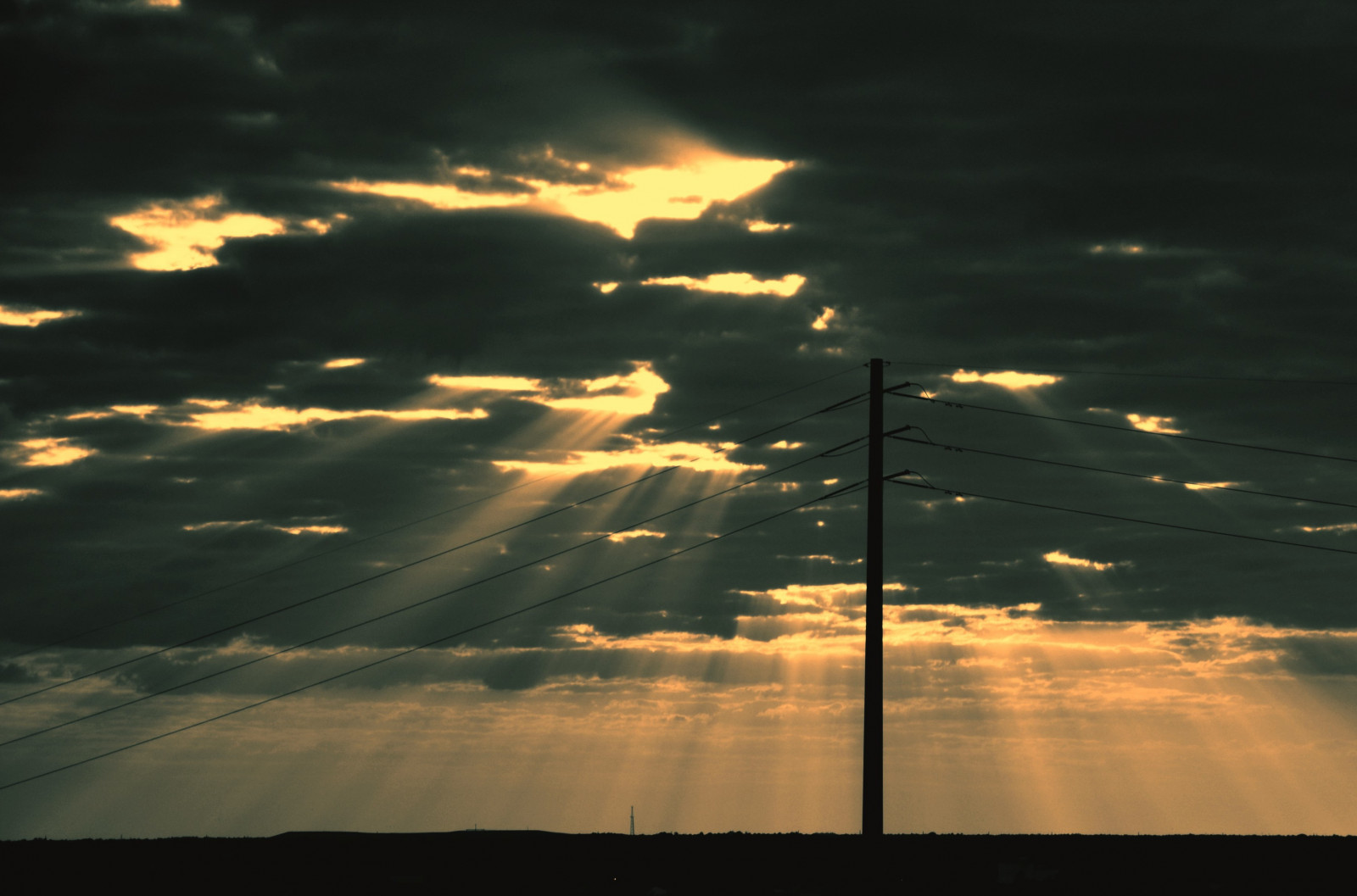 แสงแดด, พระอาทิตย์ตก, การสะท้อน, ท้องฟ้า, พระอาทิตย์ขึ้น, ตอนเย็น, เช้า, ดวงอาทิตย์, แสงแดด, ขอบฟ้า, บรรยากาศ, พลบค่ำ, เส้นพลัง, เบา, เมฆ, รุ่งอรุณ, ความมืด, สายัณห์, ปรากฏการณ์ทางอุตุนิยมวิทยา, 3531x2333 px