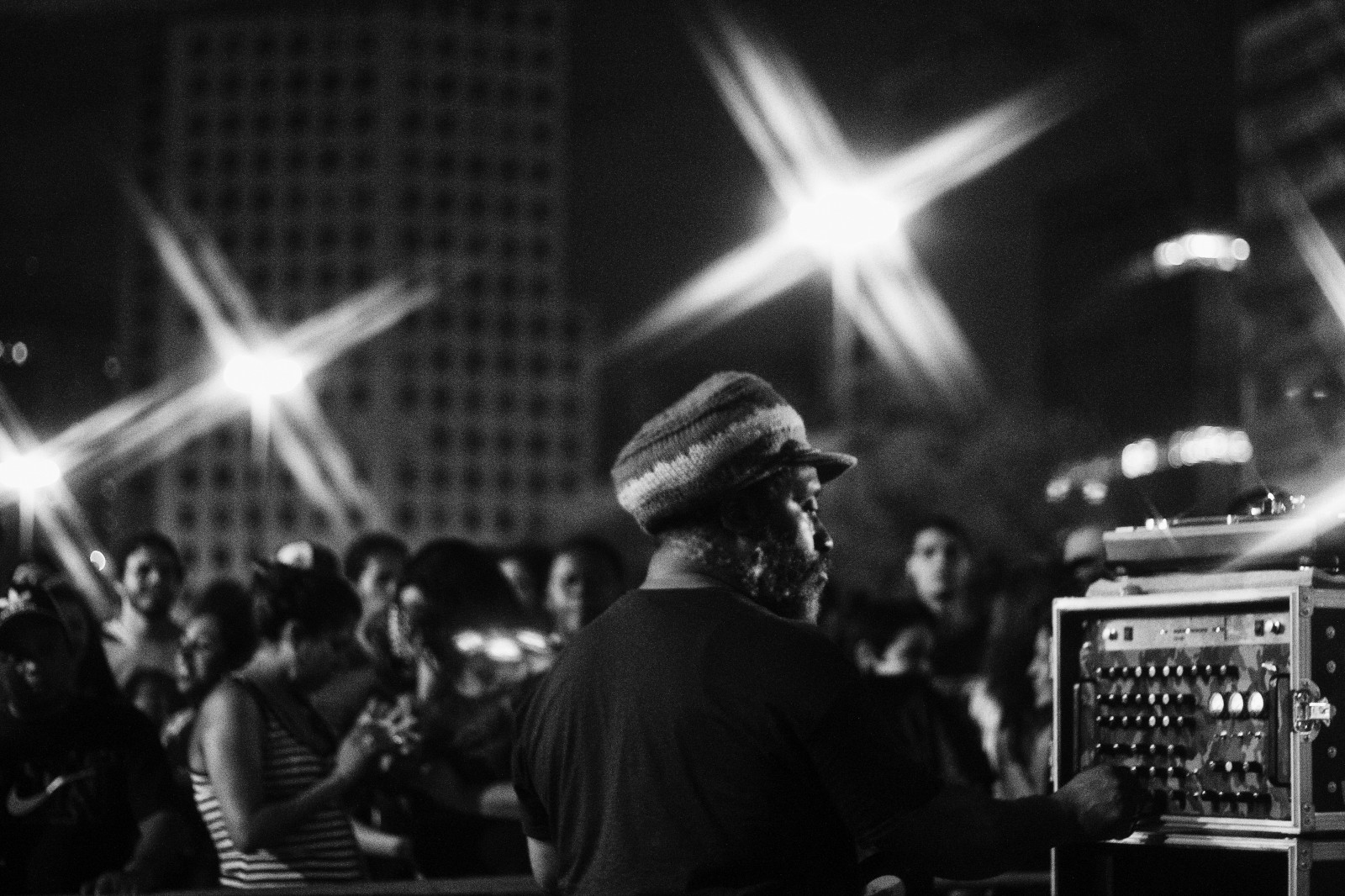 slunečnímu záření, stromy, krajina, lidé, bílý, Černá, kočka, jídlo, černobílý, portrét, západ slunce, moře, květiny, zahrada, město, ulice, noc, jezero, voda, Příroda, auto, Červené, nebe, park, zima, pláž, hudba, makro, Dům, Měsíc, zelená, žlutý, modrý, Pes, kapela, hudebník, most, hnědý, řeka, slunce, Kánon, oranžový, dítě, letní, dveře, Vánoce, zlato, růžový, rozklad, rodina, venkovský, UMĚNÍ, Mono, světlo, barva, mrak, strom, národní, Procházka, flickr, macromondays, květ, stanice, pták, tělesné, fotografie, Okna, představení, design, fáze, výlet, automne, klasický, dav, eos, pb, thiagooficial, thiagofotografia, thiagonascimento, photograpic, 6dt3brasilsps opaulo, Černý a bílý, monochromatické fotografování