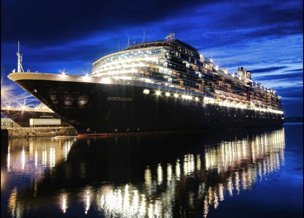 reflection,ship,harbour,cruiseship,bluehour,jamesbay