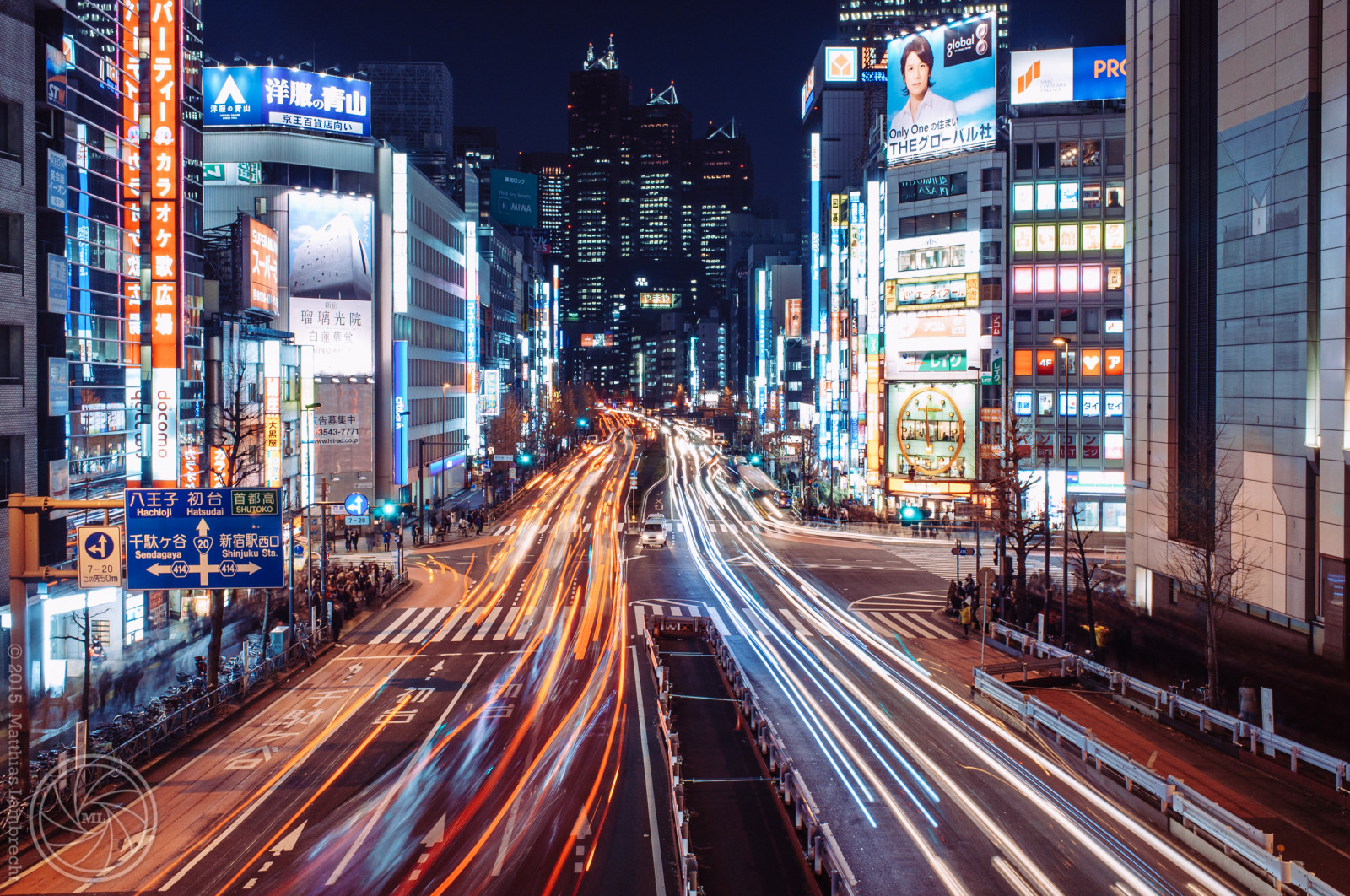 Japonsko, světla, lidé, město, ulice, panoráma města, noc, architektura, neon, městský, déšť, silnice, panoráma, mrakodrap, večer, znaky, provoz, doprava, metropole, Tokio, Fujifilm, infrastruktura, longexposure, centrum, osvětlení, cars, dráha, Shinjuku, x100, 20, lighttrails, urban area, Metropolitní oblast, lidské osídlení, veřejná doprava, mil, nationalroute20, tokyometropolitangovernmentbuildingno2