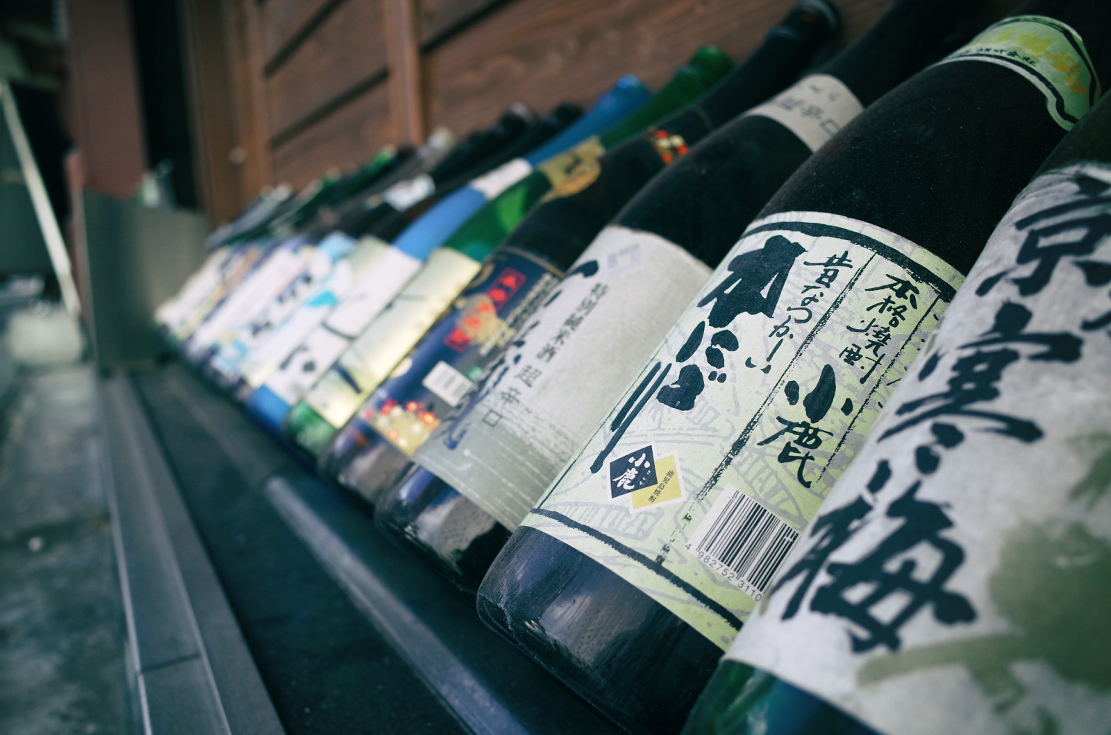 città, urbano, dettaglio, polveroso, Giappone, giapponese, bottiglia, display, vuoto, amor, alcool, ripetizione, Osaka, Kansai, ricohgr, Umeda, frammento, Kitaku, shallowdepthoffield, osakashi