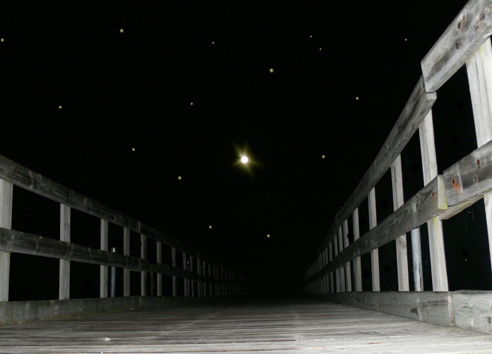 noc, architektura, jezero, prostor, budova, nebe, stín, hvězdy, dřevo, Měsíc, Orion, atmosféra, Spojené státy americké, dok, Michigan, POV, půlnoc, struktura, modifikovaný, infrastruktura, Panasonic, úhel, září, 2012, světlo, Amerika, světlice, osvětlení, zábava, digitální, tma, dobrodružství, Spojené státy, Středozápad, kolejnice, denní osvětlení, 248, jev, oakland, časně ráno, Josyln, Lakesixteen, fixed link