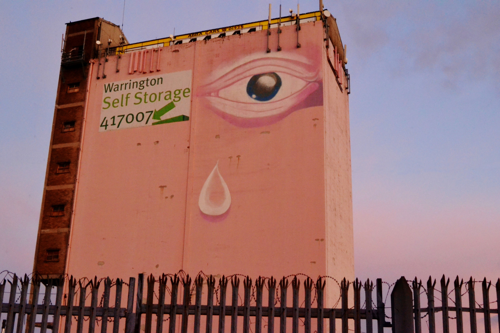 pembe, göz, Değirmen, yağmur, nehir, pazarlama, Google, sabun, Warrington, Flickr, Cheshire, Kardeşler, Siyasi, Ağlamak, Lancashire, Eylül, Reklam, Cameron, iç çekmek, Ilan, Anthony, Ağla, Gözyaşı, Bros, Mersey, Türk, Kolu, içinde, Ukip, Patlar, Ara sahalar, Milliband, Fairclough, Tekrar canlandırmak