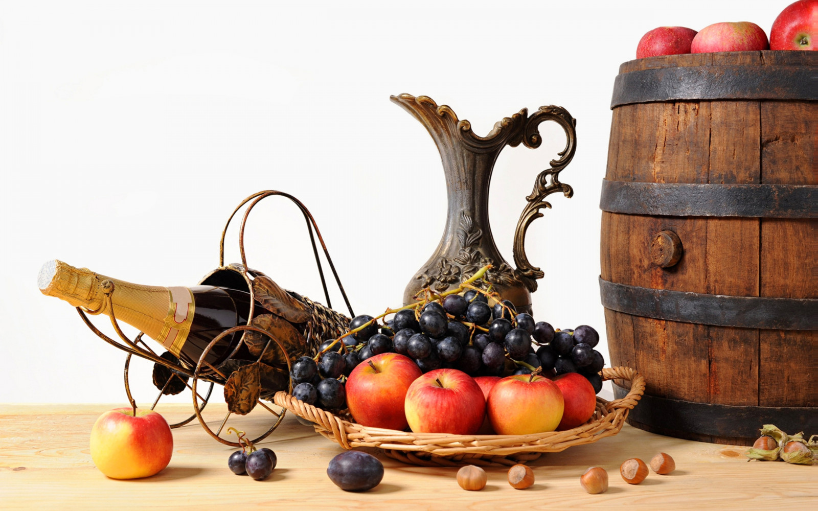 grapes_bottle_apples_basket-609959.jpg!d