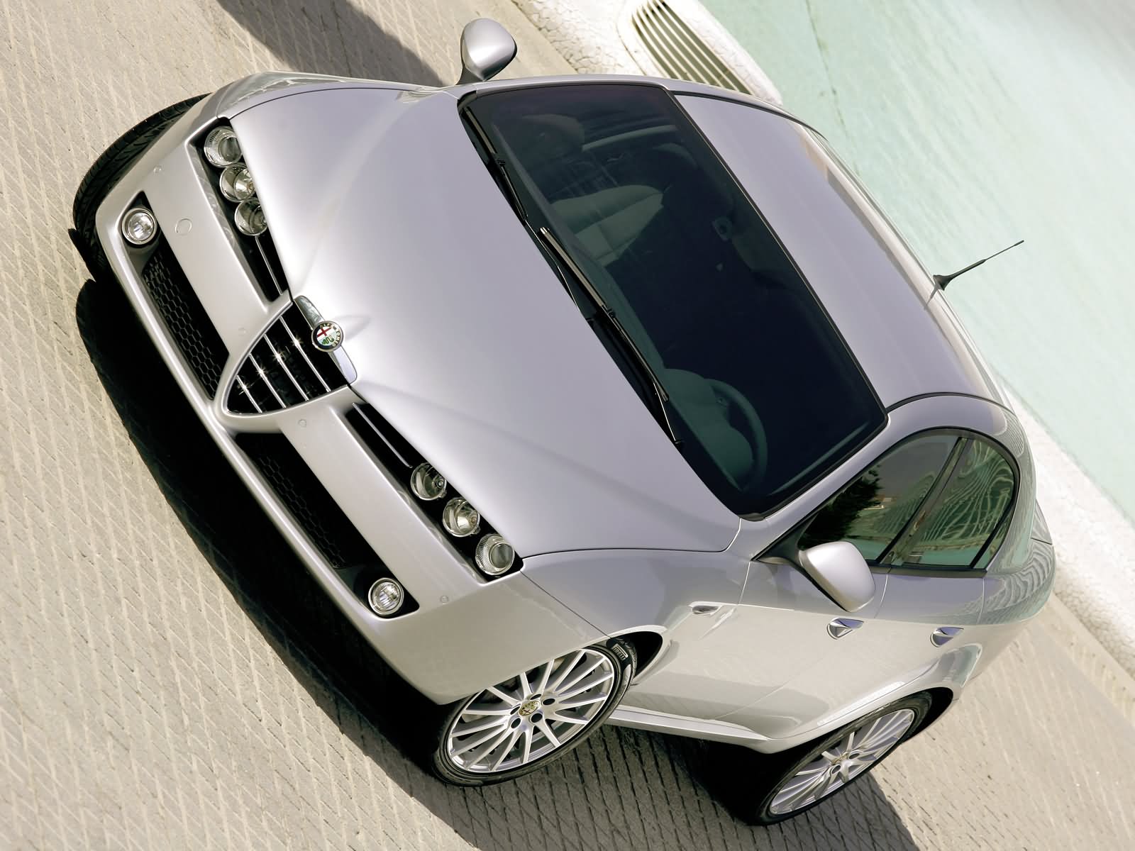 auto, vozidlo, sportovní auto, Alfa Romeo, netcarshow, netcar, obrázky vozidel, photo auto, 2011, 159, kolo, superauto, pozemní vozidla, automobilového designu, automobilový exteriér, automobil make, model auta, koncept vozu, luxusní vůz, nárazník, výkonné auto