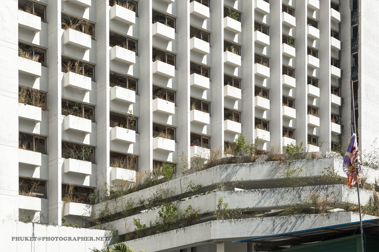 bílý, město, architektura, městský, budova, opuštěný, nebe, motocykl, mrakodrap, zelená, modrý, sama, město, ostrov, letní, Malajsie, cyklista, Thajsko, Vzhled interiéru, jasný, barva, cestovat, den, venkovní, kolo, prohlídka, opustit, náměstí, lanscape, cesta, Pattaya, krabi, Samui, phuket, phuketian, penang, byt, kondominium, fasáda, hlavní sídlo, obytný prostor, panelový dům, Žaluzie okna, vlastnictví