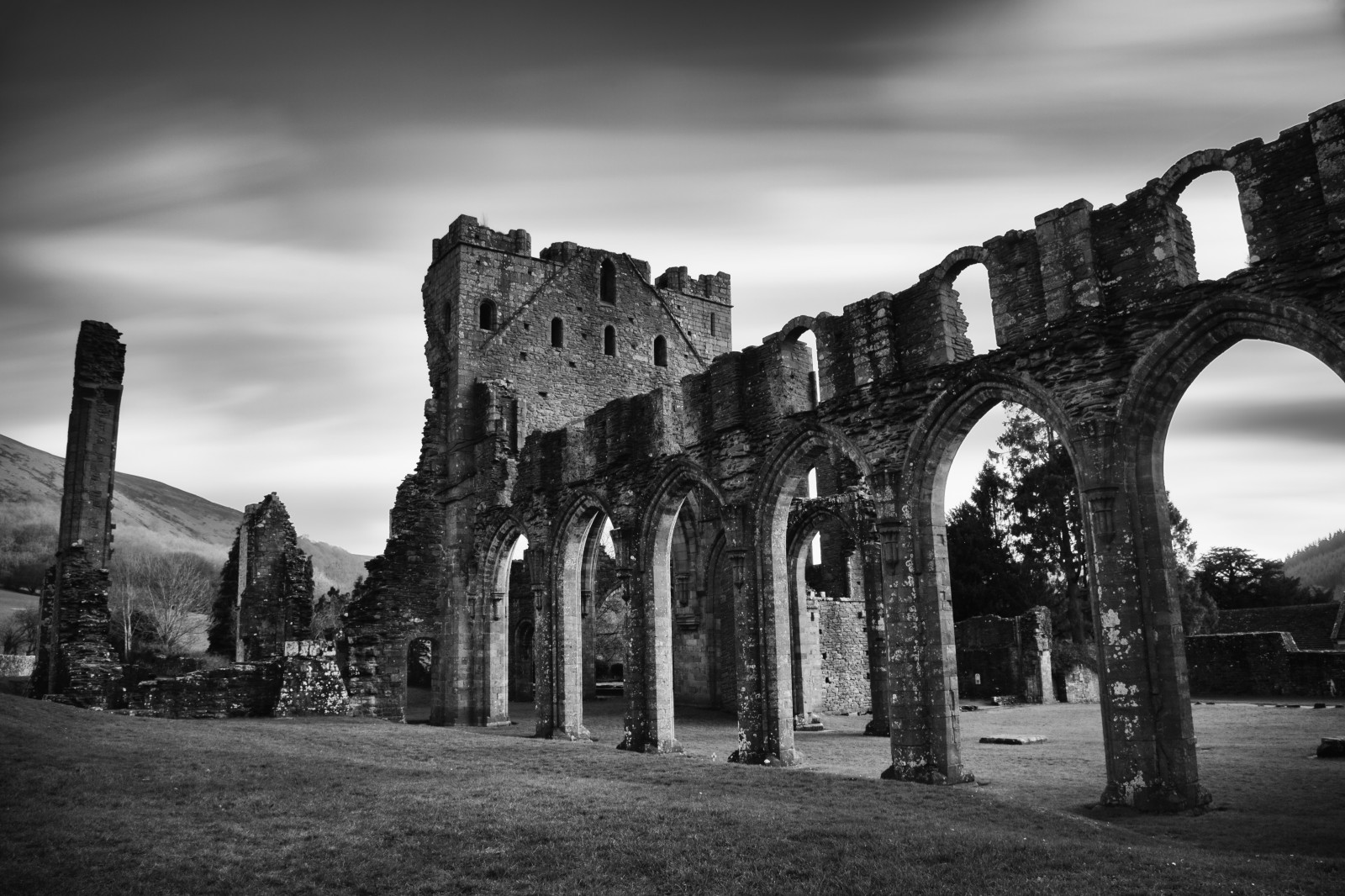 แนวนอน, สีขาว, ดำ, ขาวดำ, อาคาร, ทำลาย, ท้องฟ้า, จอด, การถ่ายภาพ, ปราสาท, ประวัติศาสตร์, คอลัมน์, โค้ง, ซากปรักหักพัง, โครงสร้าง, เวลส์, 1, วัด, ยาว, การเปิดรับ, เมฆ, ต้นไม้, ชาติ, คฤหาสน์, ดำและขาว, ถ่ายภาพขาวดำ, ประวัติศาสตร์สมัยโบราณ, สถานที่ประวัติศาสตร์, หุบเขา, ป้อมปราการ, Brecon, บีคอน, เกรด, ไพรเออรี่, จดทะเบียน, สถาปัตยกรรมยุคกลาง, monmouthshire, llanthony, ewyas, stock photography
