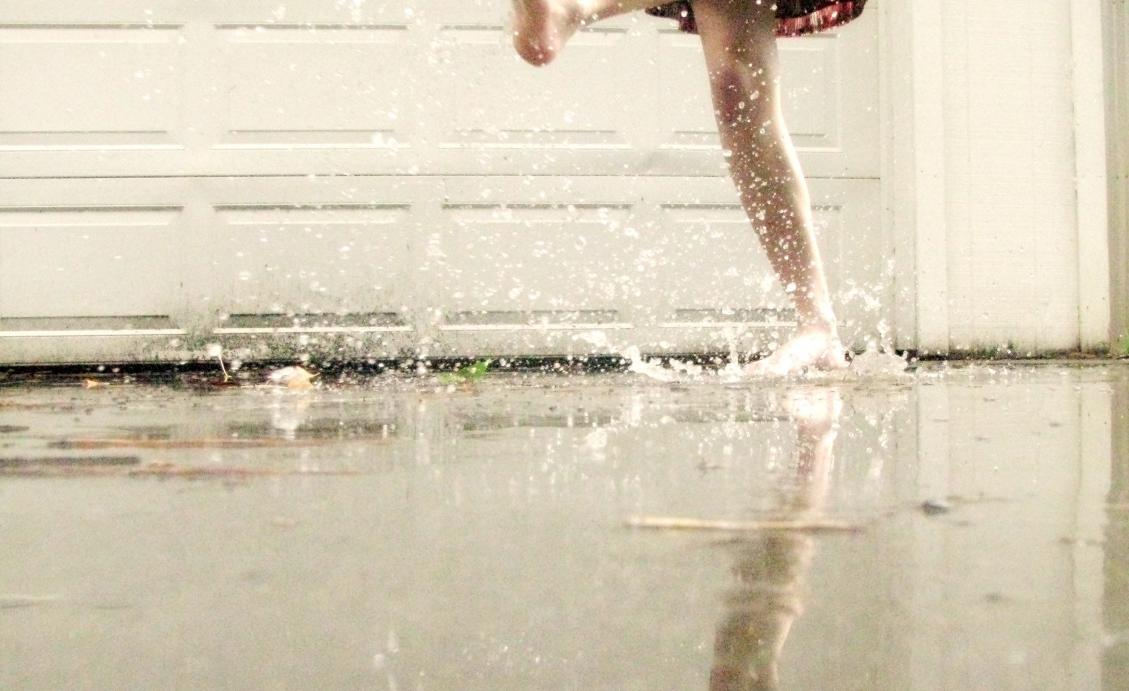 voda, nohy, déšť, sukně, dívka, kapičky, tanec, teenager, Viktoria, Vika, gtwl