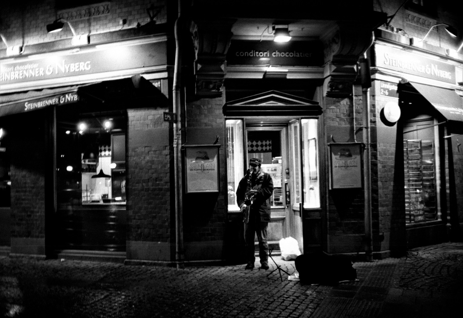 j rntorget, Göteborg, ulice, analogový, film, konica, auto, S3, HP5, tlačil, 800, HC110, rozředění, B, saxofon, f18