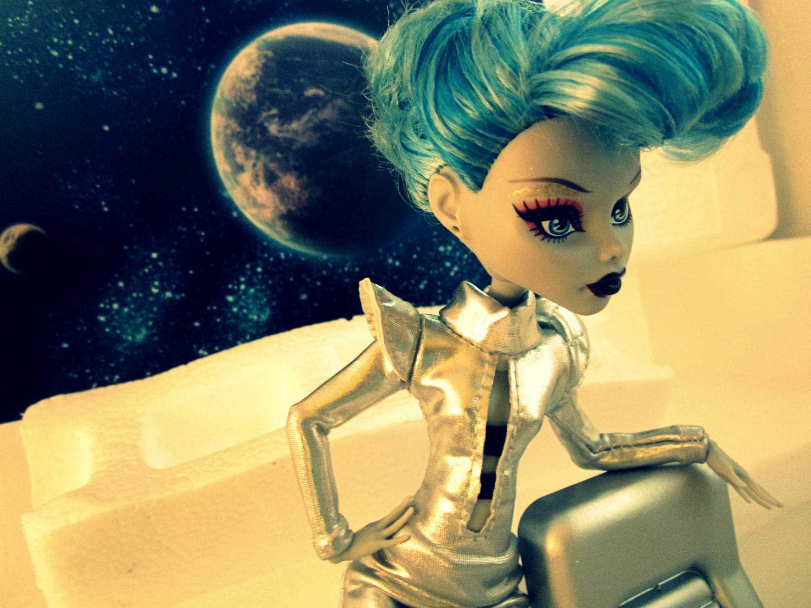 illustration, model, plads, strand, kjole, mode, rumskib, sølv, Mini, KUNST, høj, pige, kvinde, uhyre, couture, puder, skulder, figur, computer tapet, fiktiv karakter, updo, dysterhed, alien, ghoulia, bjæf, cg artwork