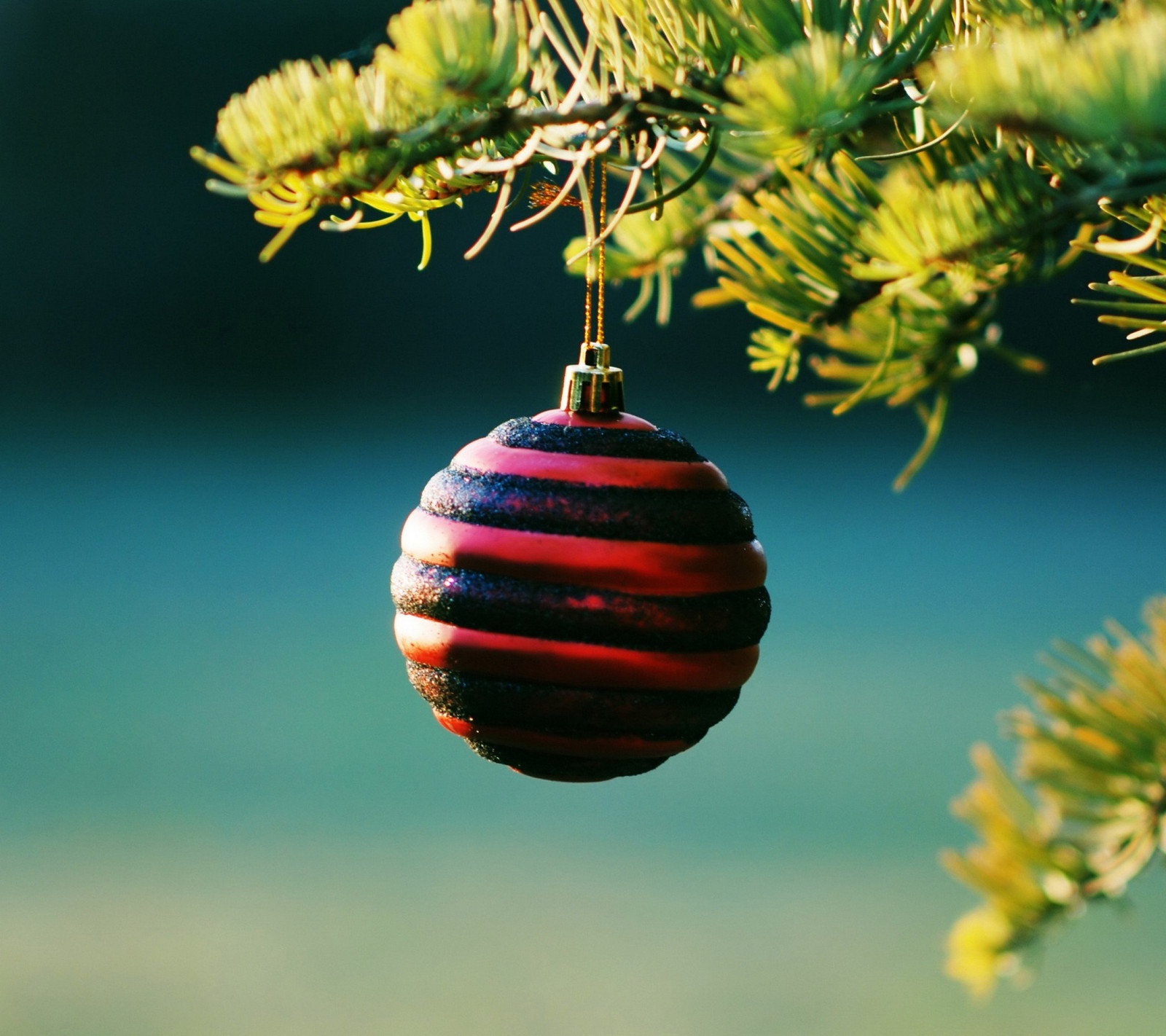 Wallpaper : 2160x1920 px, Christmas ornaments, trees 2160x1920