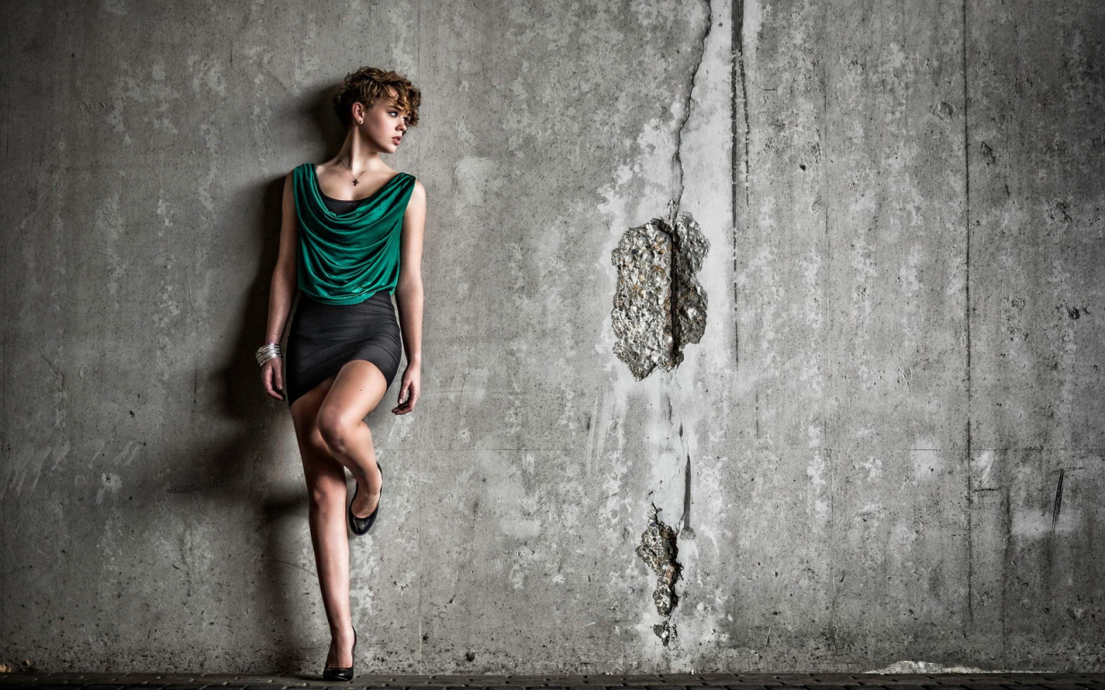 bílý, Černá, ženy, model, krátké vlasy, Červené, fotografování, šaty, sukně, móda, jaro, náramky, barva, dívka, krása, fotografie, tma, obraz, 1920x1200 px, lidských pozice, focení, umění model, moderní tanec, proti zdi