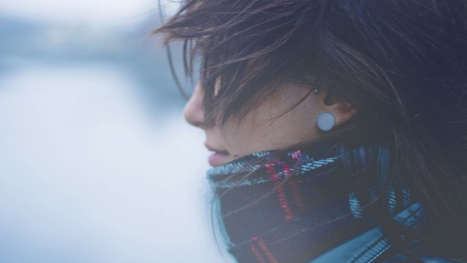 tvář, ženy venku, ženy, portrét, bruneta, brýle, fotografování, profil, detailní, modrý, Studený, vlasy, šátek, vlasy v obličeji, nos, emoce, Osoba, kůže, hlava, barva, dítě, dívka, krása, usměj se, oko, smysl, portrétní fotografie, mimika, Lidské tělo, orgán, zblízka, interakce