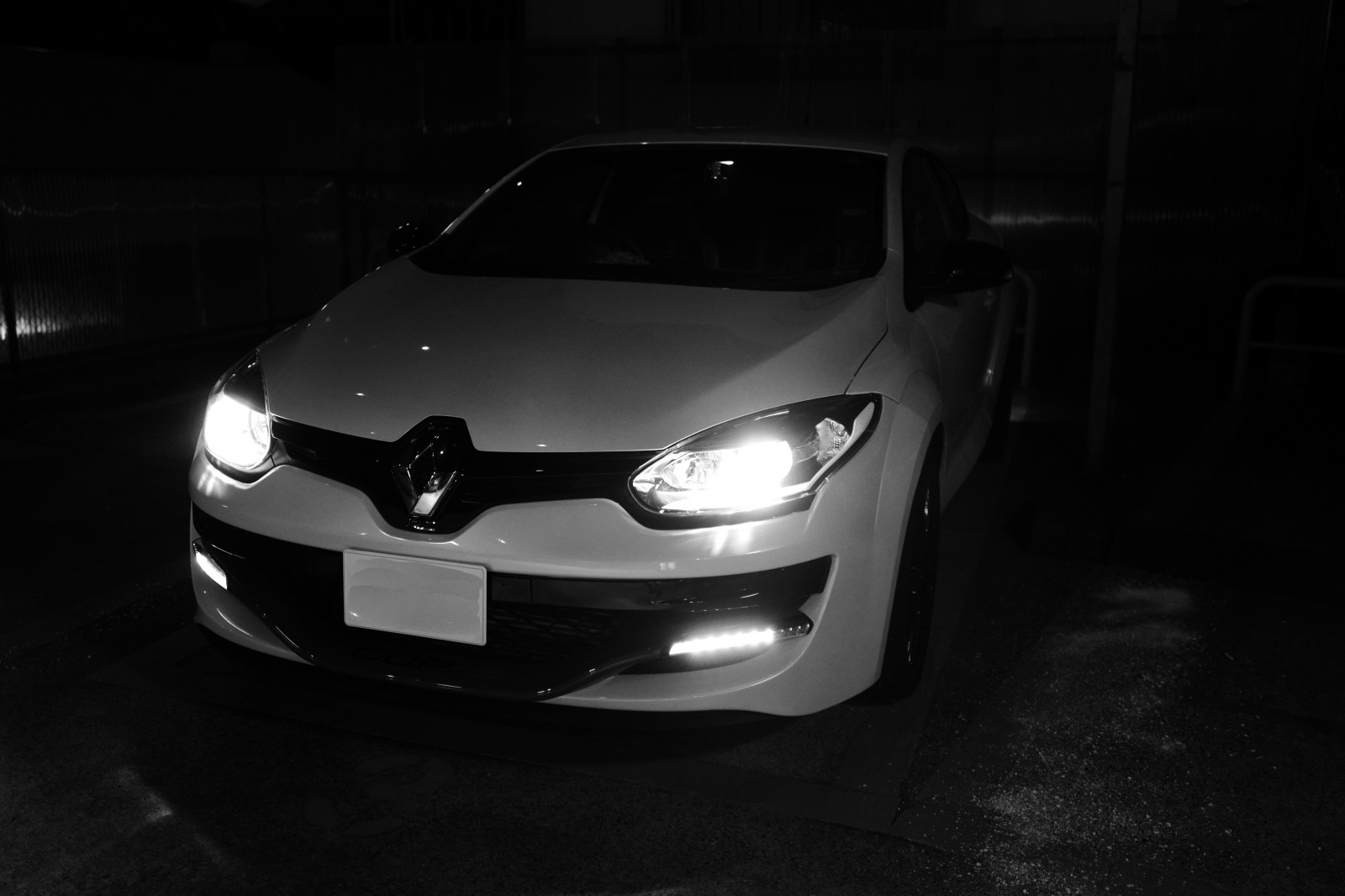 Giappone, monocromo, auto, veicolo, Leica, Renault, Tokyo, bw, ruota, meganers, meganerscups, megane, rs, rscups, Summilux, leicaq, summilux1728, q, 1728, veicoli terrestri, design automobilistico, esterno automobilistico, auto di famiglia, paraurti, hatchback, portello caldo, renault m Gane, renault m Gane Renault Sport, Renault fluence