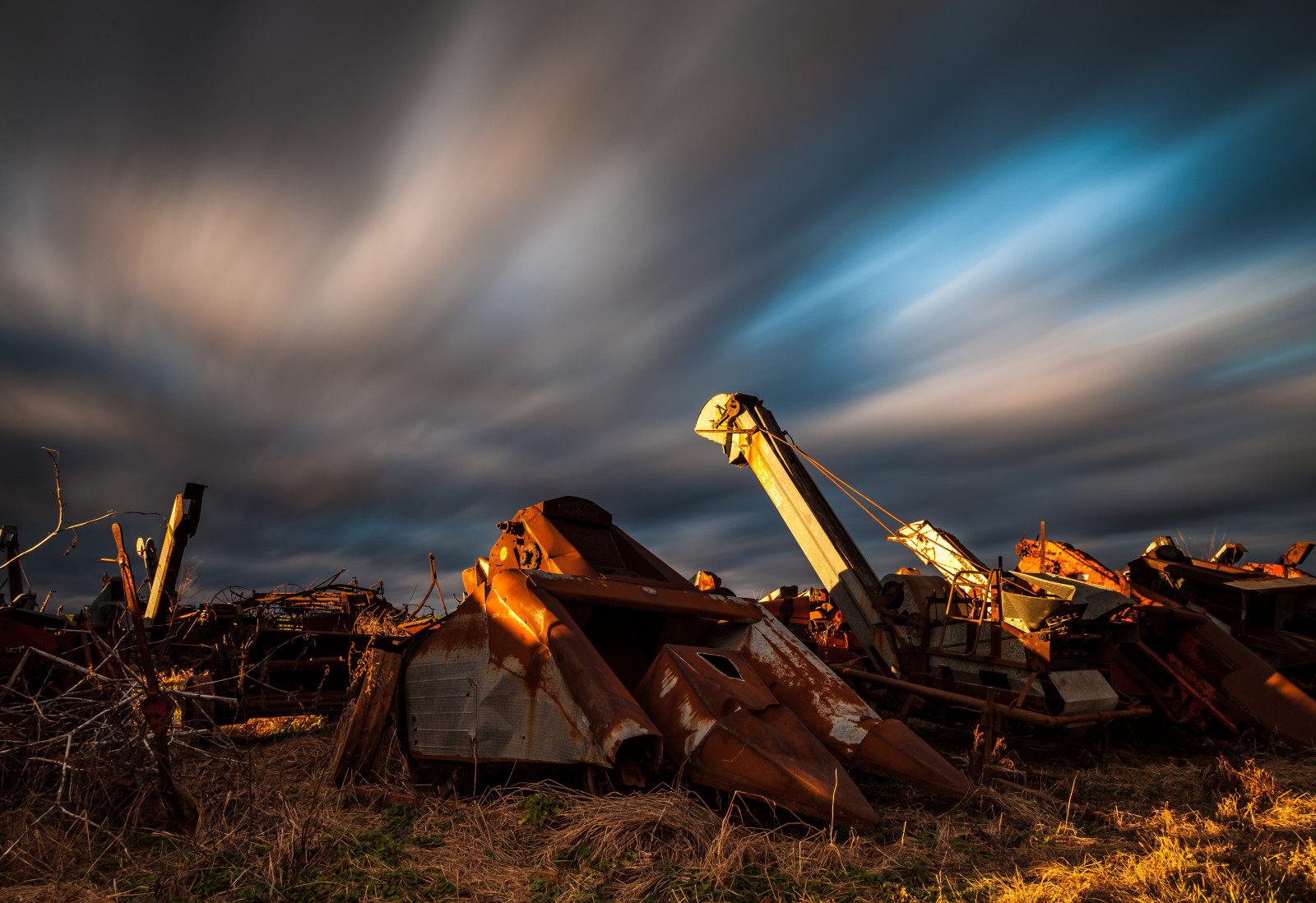 Fondos de pantalla luz de sol, antiguo, puesta de sol, noche, abandonado, cielo, Nubes, azul