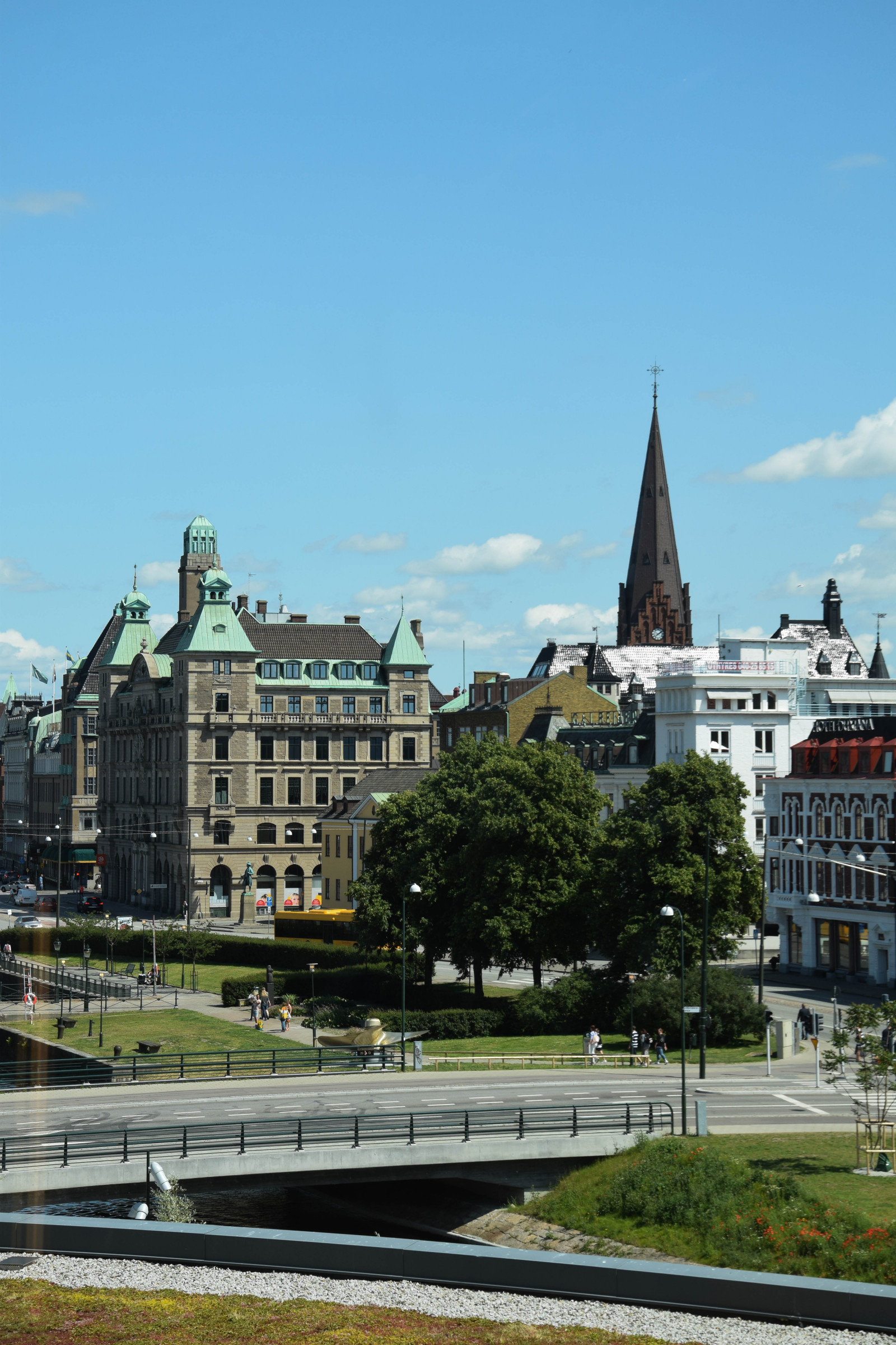 město, panoráma města, architektura, městský, budova, nebe, Cestovní ruch, hotel, panoráma, most, město, Švédsko, Evropa, kostel, náměstí, doprava, centrum, cityview, Malm živě, Street View, architecutre, Malmo, restaurace, congresscenter, koncertní sál, mezník, urban area, vodní, zájezdy