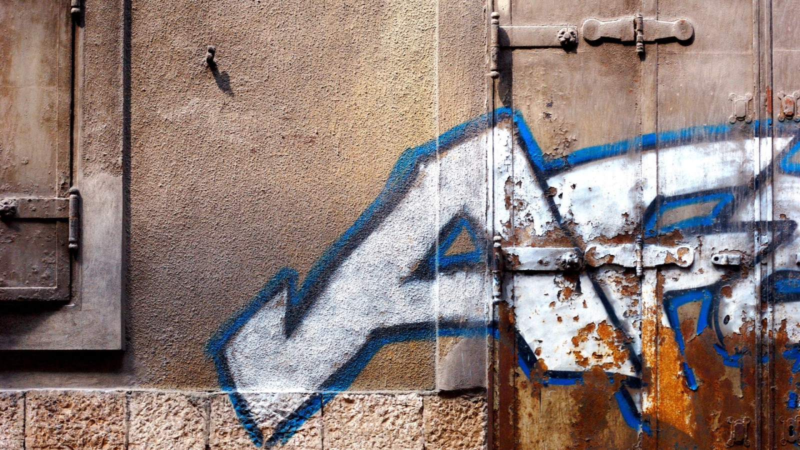 Baggrunde væg, rust, by, graffiti, bogstaver 1920x1080 wallpaperUp 1107737 Baggrunde