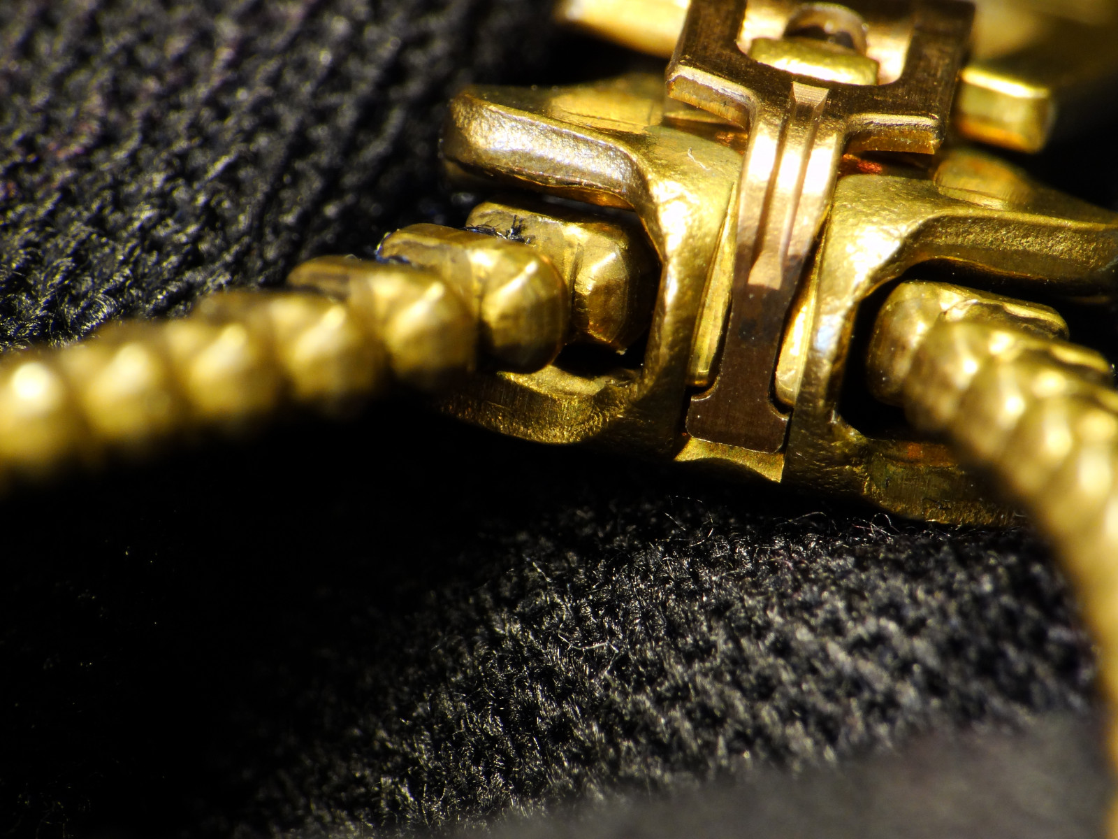 Černá, detailní, makro, kov, Sony, zlato, tkanina, oblečení, mosaz, zip, macromondays, dof, řetěz, materiál, hmm, zajímavý, raynox, zblízka, makro fotografie, nocrop, každý den, dcr250, Zipit, Hx200v, Dschx200v, denní rutina, Nopost, Zpracování