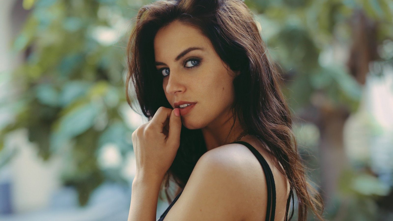 ansigt, Kvinder, model, portræt, langt hår, blå øjne, brunette, fotografering, sort hår, mode, hår, Aurela Skandaj, Person, hud, supermodel, pige, skønhed, smil, øje, kvinde, dame, fotografi, frisure, portrætfotografering, Photo shoot, brunt hår, nøgenmodel, mave, menneskelige legeme, bagagerum