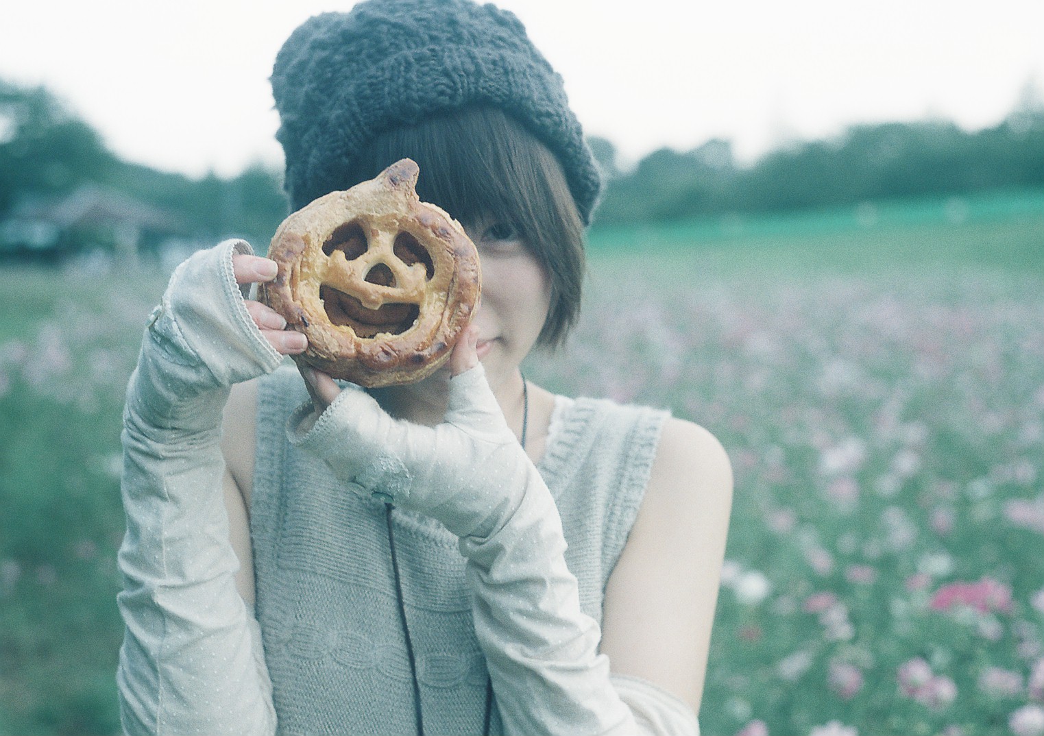 Leica, portrét, jídlo, květ, předvečer Všech svatých, dívka, Summicron, fantazie, M3, kosmos, fantasic, pro400h