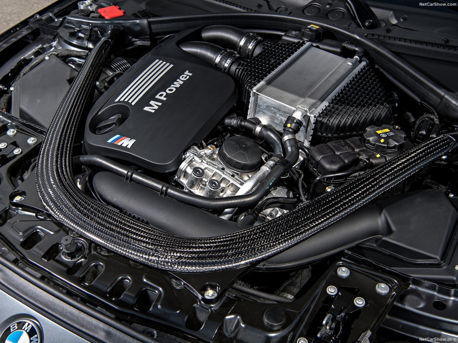 รถ, BMW, ยานพาหนะ, Mercedes Benz, รถสปอร์ต, BMW M4 GTS, เครื่องยนต์, พวงมาลัย, ซีดาน, ล้อ, ยานพาหนะบก, ภายนอกยานยนต์, รถยนต์ทำ, รถหรู, รถครอบครัว, รถผู้บริหาร, เซอแดงกีฬา, กีฬายูทิลิตี้รถ