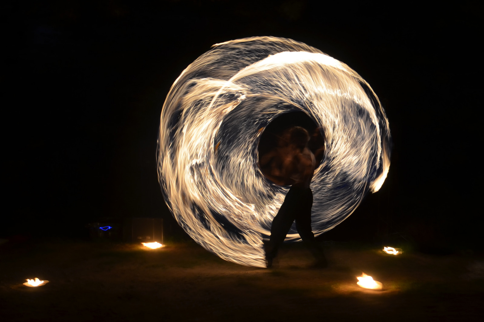temný, noc, voda, tanec, odraz, koule, oheň, Filmové, kruh, Nikon, teplo, UMĚNÍ, světlo, longexposure, Napájení, tma, horký, lightpainting, 100v10f, nikond5100, Atmosféra Země, múzických umění, Feuer, magicmoment, poi, 25f, kraft, drangon