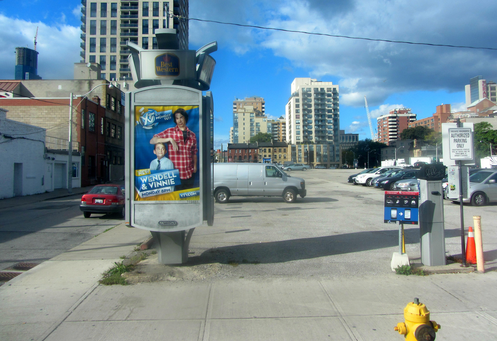blu, cielo, Toronto, Ontario, costruzione, automobili, architettura, nuvole, parcheggio, bleu, ciel, Autos, nuages, Img7309jpg