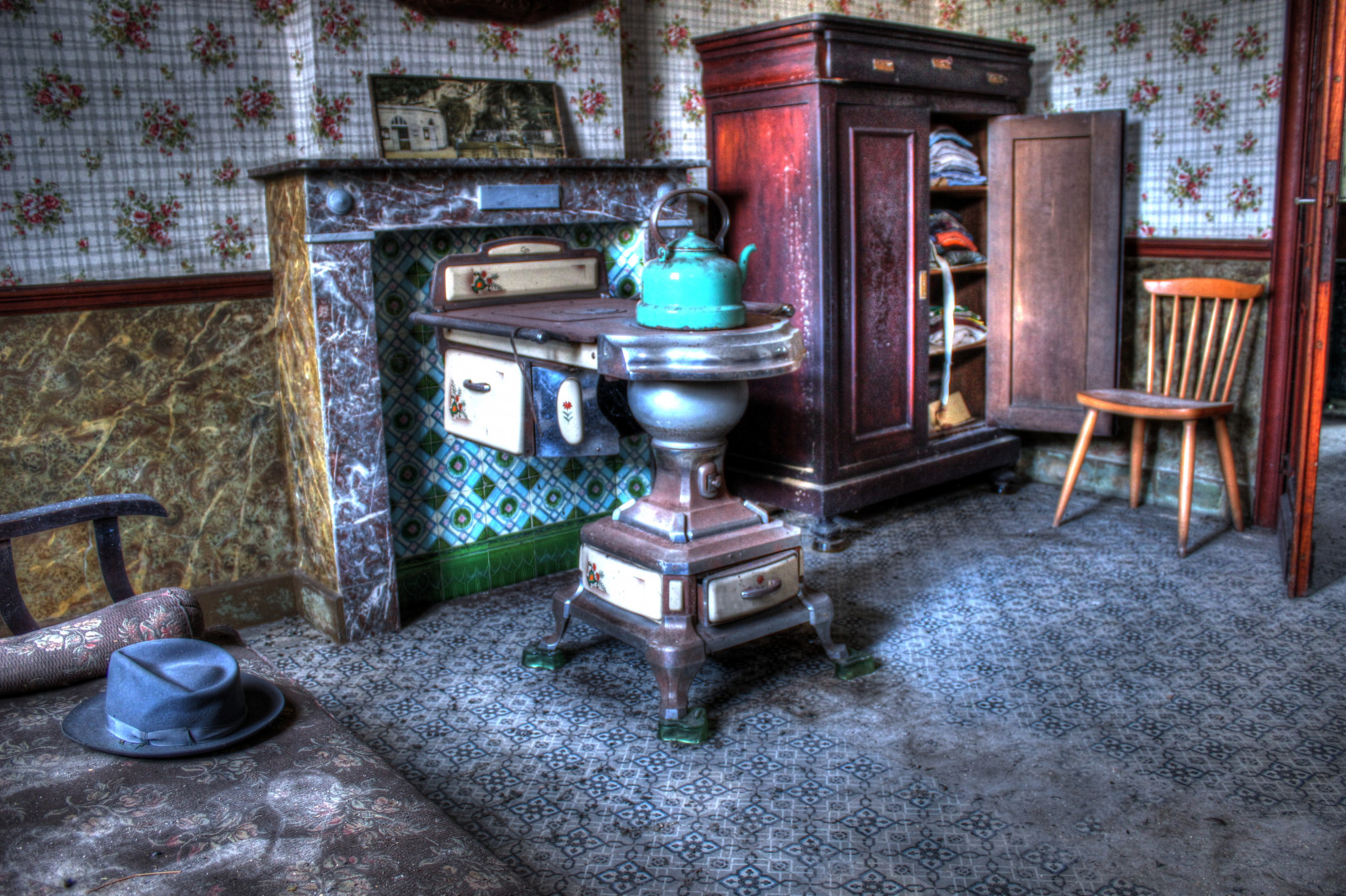 vecchio, urbano, casa, abbandonato, cappello, Perduto, sedia, Belgio, belgique, decadimento, Belgie, haus, divano, chapeau, esplorazione, Maison, derelitto, HDR, carrozza, verlassen, canapè, vantaggio, Cheminee, urbex, Abandonne, Huize, Verlaten, 600d, maisonboon