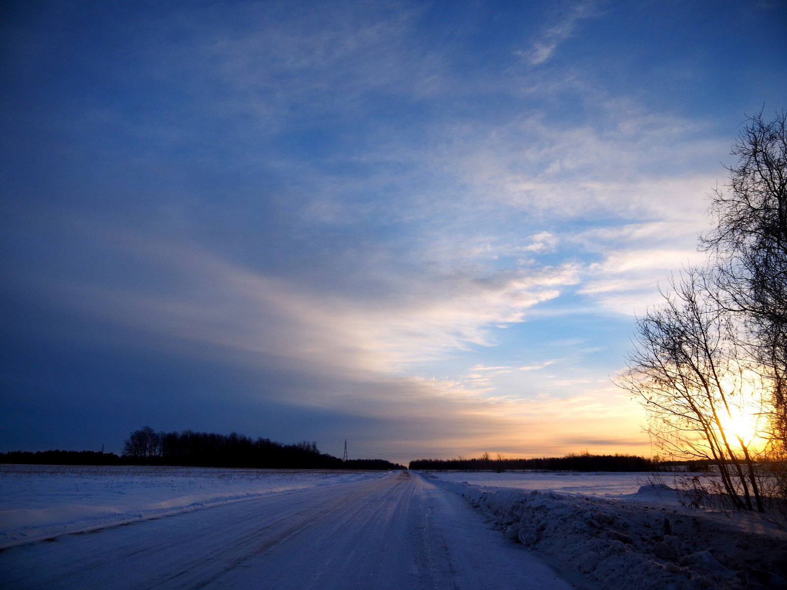 slunečnímu záření, stromy, krajina, západ slunce, Příroda, nebe, sníh, zima, silnice, svítání, uklidnit, led, večer, ráno, slunce, horizont, atmosféra, soumrak, zmrazení, trasa, paysage, venkovský, Olympus, neige, mrak, strom, svítání, Soleil, hiver, prostý, ngc, během dne, olympusomd, arbres, campagne, počítač tapeta, Atmosféra Země, odlesk, červená obloha v dopoledních hodinách, meteorologický jev, jev, Leverdusoleil