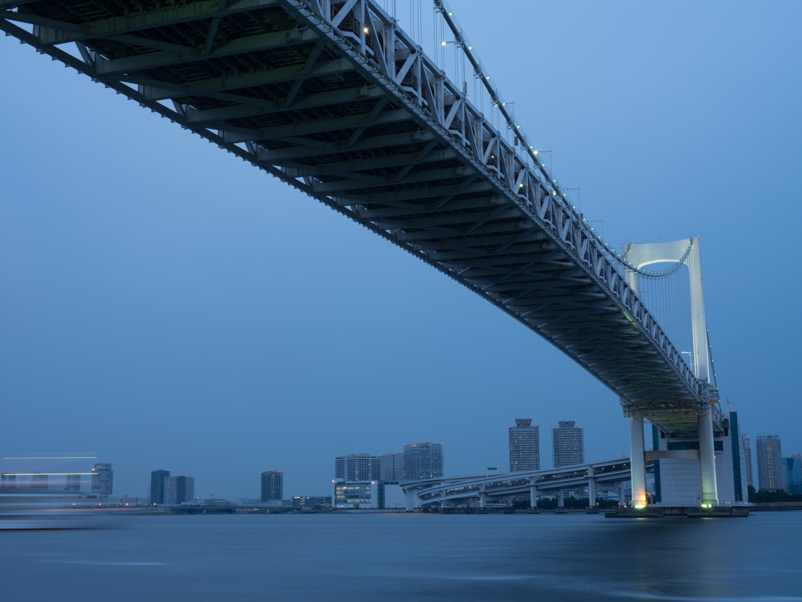 Japonsko, panoráma města, architektura, panoráma, mrakodrap, most, Dálnice, minout, Tokio, Fujifilm, jp, osvětlené, osvětlení, fuji, Fujinon, gf, gf63mm, gf63mmf28rwr, gfx, gfx50s, mezník, duhový most, tokyobay, shibaura, nonbuilding struktura, kabel vydržel most, dálnice