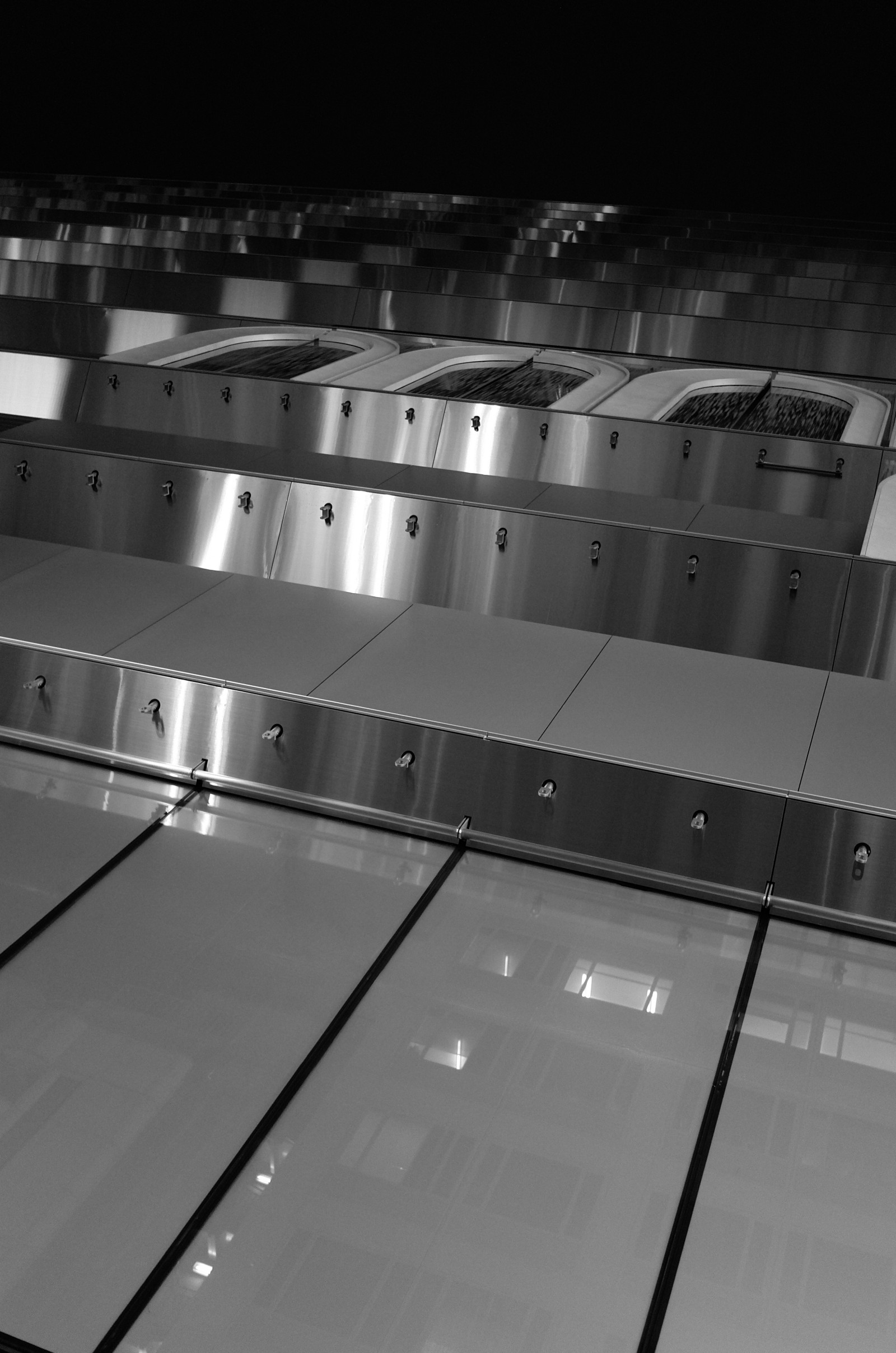 Japonsko, bílý, Černá, černobílý, odraz, Leica, Tokio, světlo, osvětlení, tvar, design, čára, tma, T, Ginza, leicat, summicront235, Summicron, t235, Černý a bílý, monochromatické fotografování