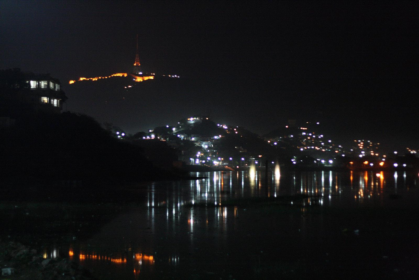 noc, odraz, tělo z vody, město, nebe, tma, Atmosféra Země, osvětlení, řeka, panoráma, turistická atrakce, panoráma města, metropole, voda, večer, půlnoc, most