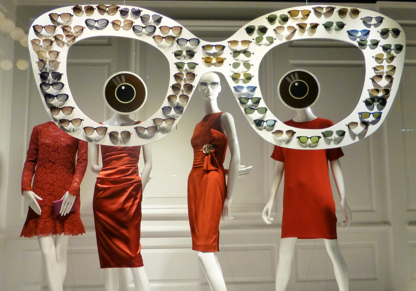 เมืองนิวยอร์ก, สีแดง, ดวงอาทิตย์, ตา, หน้าต่าง, แว่นตา, เก็บ, แต่งตัว, แมนฮัตตัน, สำรวจ, saksfifthavenue, weekly1472013