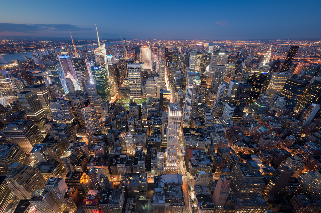 Metropolitní oblast, město, urban area, panoráma města, metropole, letecké snímkování, panoráma, mrakodrap, ptačí perspektivy, mezník, nebe, během dne, panelový dům, centrum, věž, Atmosféra Země, noc, budova, obytný prostor, předměstí, horizont, večer, soumrak