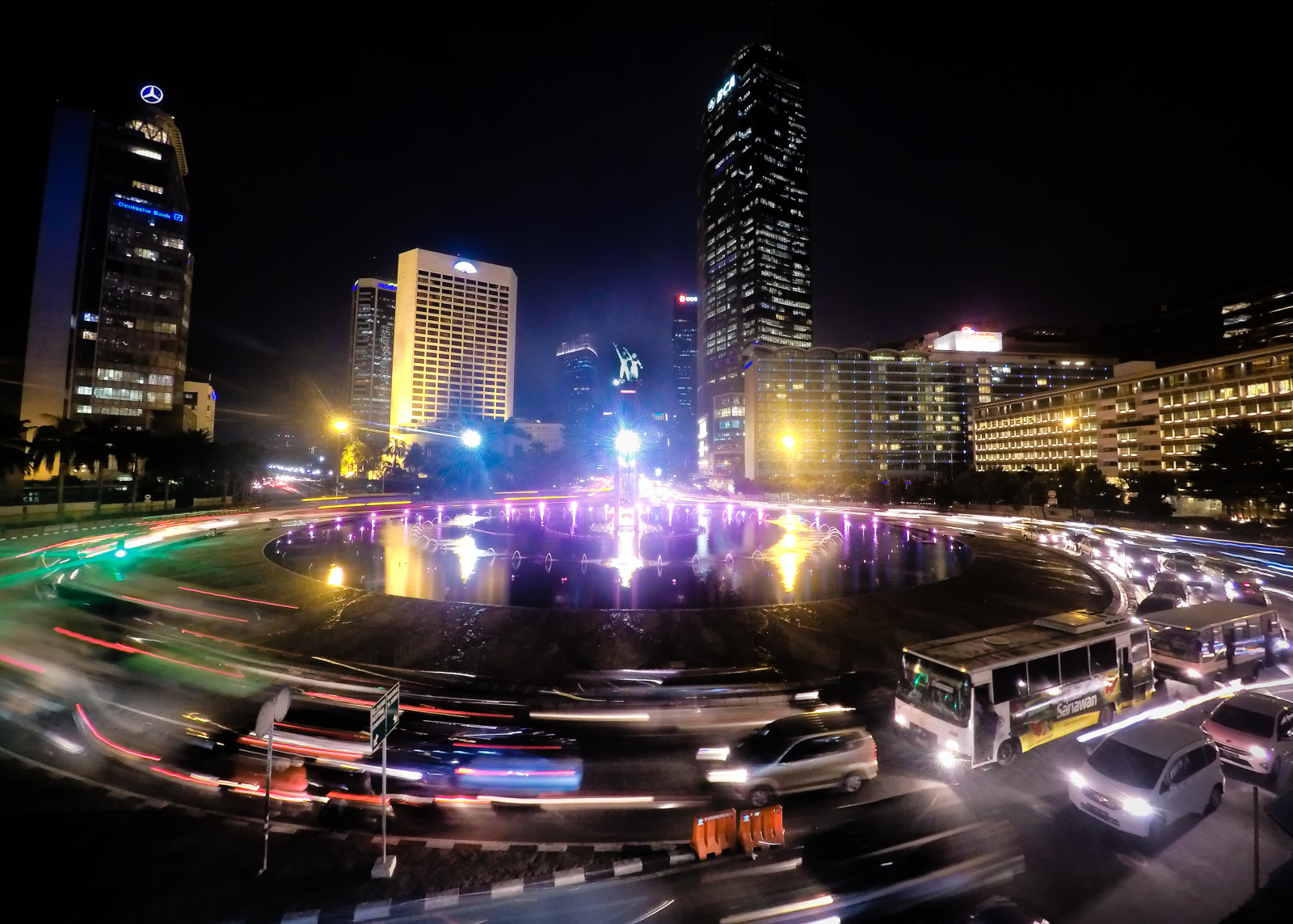 Metropolitní oblast, panoráma města, město, urban area, metropole, noc, mezník, odraz, mrakodrap, centrum, panoráma, světlo, během dne, panelový dům, architektura, nebe, turistická atrakce, osvětlení, voda, vodní prvek, věž, večer, kašna, náměstí, pouliční osvětlení, provoz, půlnoc, počítač tapeta, budova