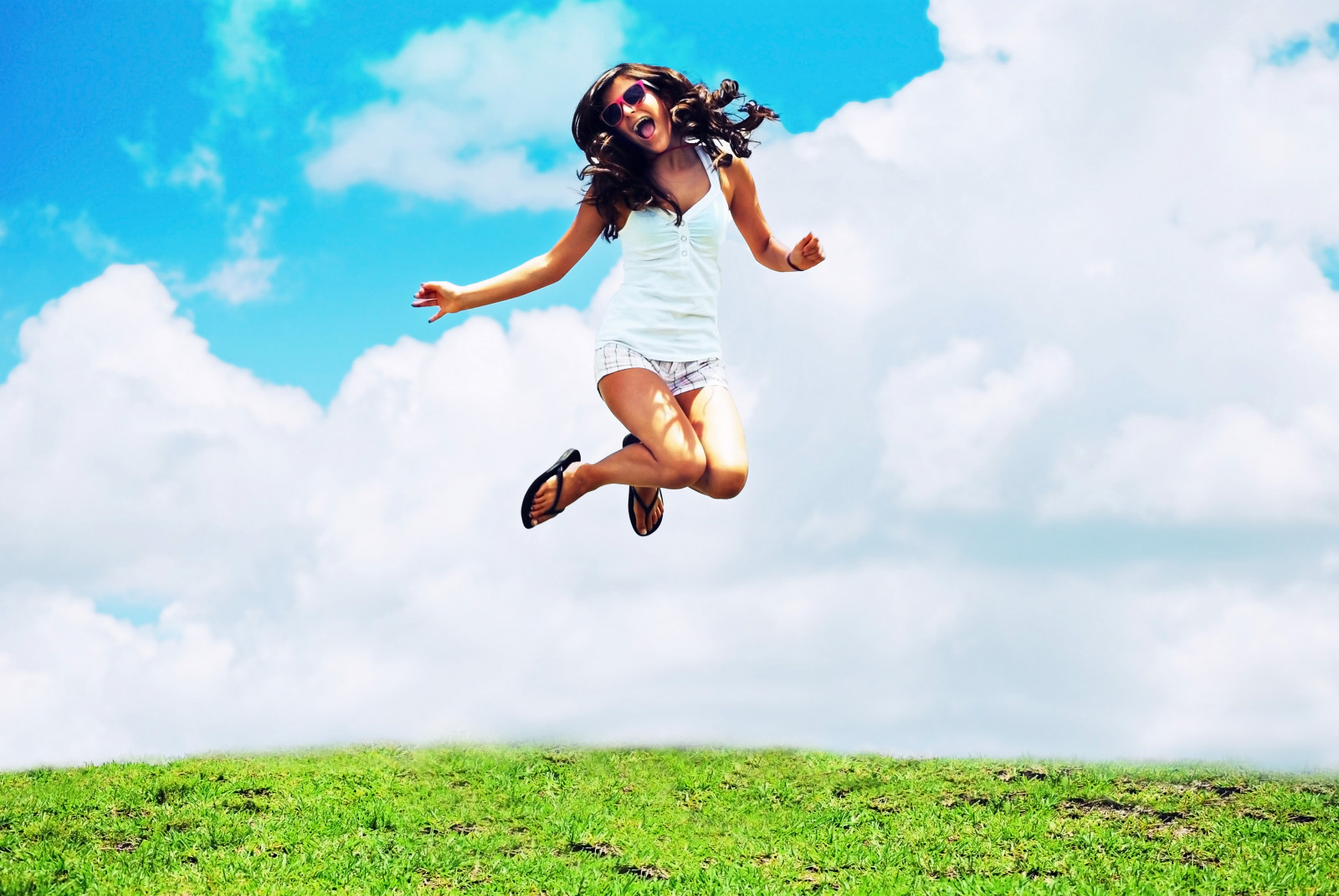 svět, park, růžový, modrý, letní, nebe, horký, zelená, dívka, tráva, sluneční brýle, Skála, mraky, zátoka, skok, Nikon, skály, srdce, Florida, horní, cena, štěstí, Slunný, odstíny, Natálie, na, D60, 55200, navždy 21