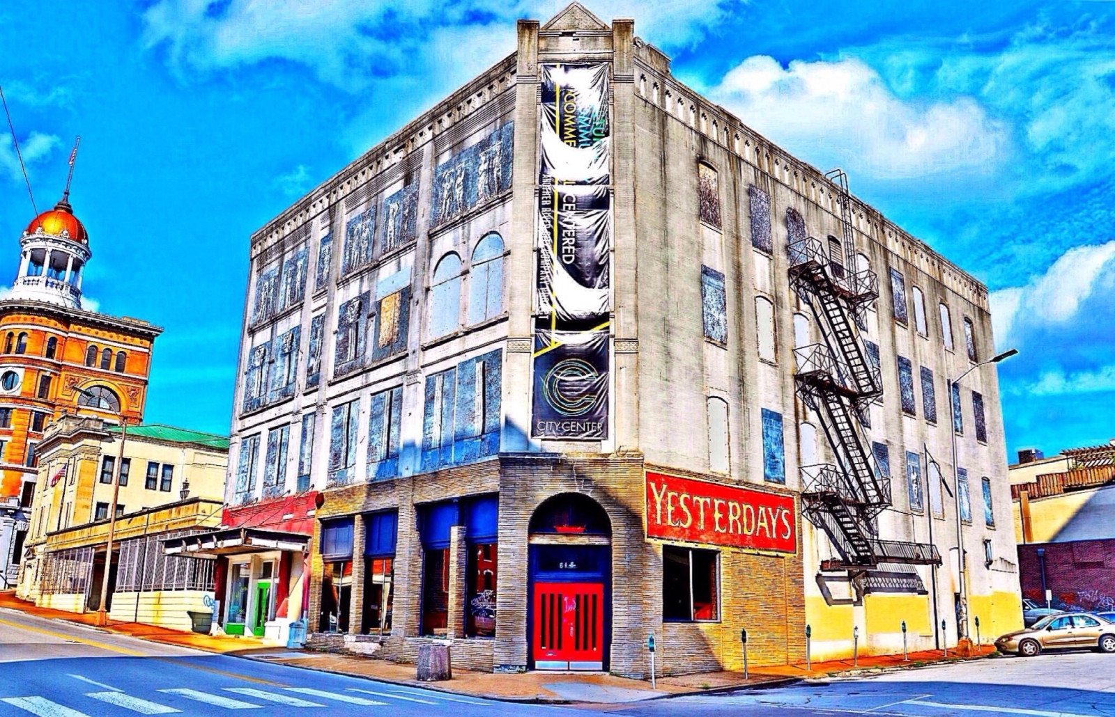 Schild, golden, Wandgemälde, Flickr, Tennessee, amerikanische Flagge, blauer Himmel, regulär, weiße Wolken, Chattanoogatn, Georgiaave, Domebuilding, Yesterdaysbuilding