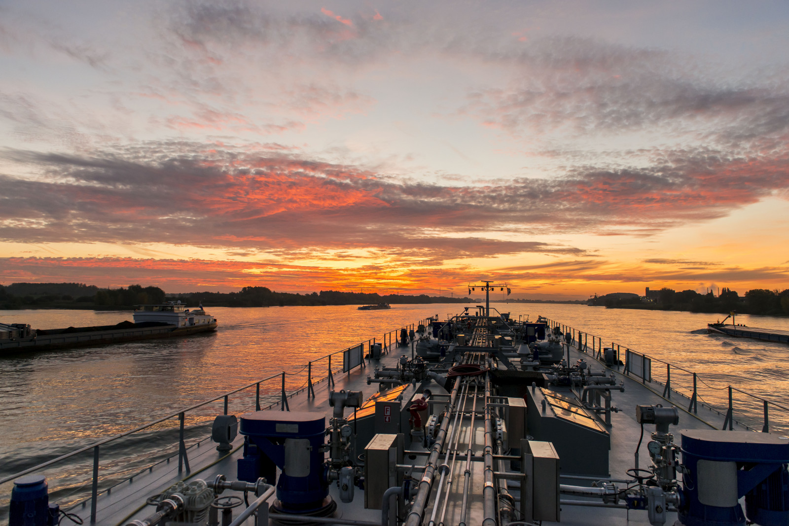 cielo, corso d'acqua, tramonto, nube, Alba, acqua, alba, mare, sera, crepuscolo, mattina, orizzonte, bacino, fiume, ultimi bagliori, porto, canale, calma, fenomeno meteorologico, Marina