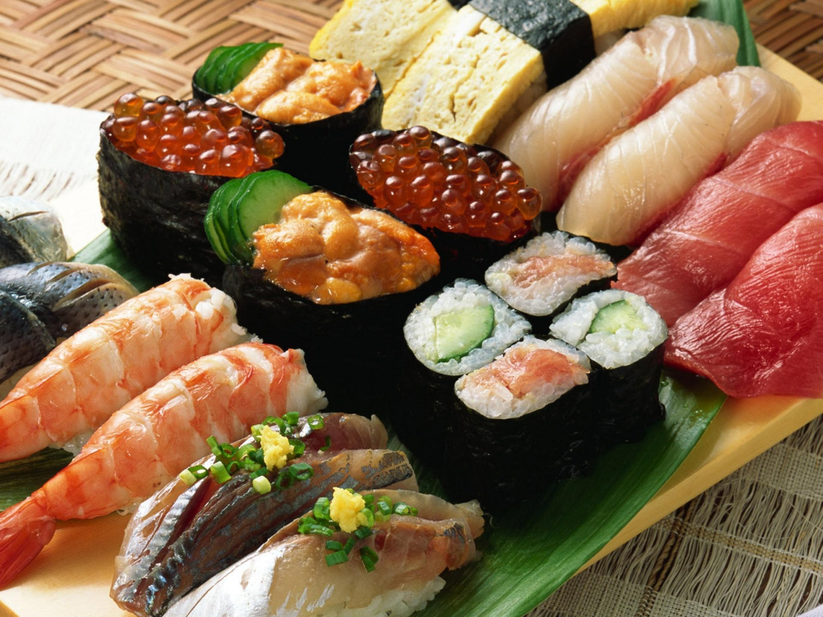 Wallpaper : sushi, allsorts, fish, shrimps, caviar 1920x1440 - goodfon