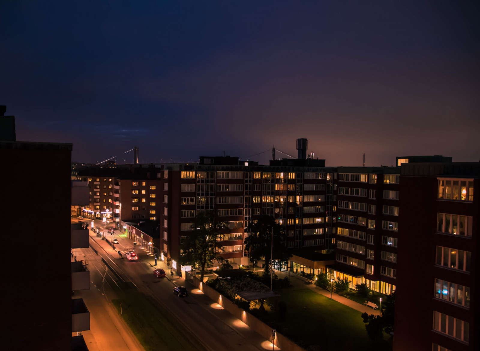 západ slunce, město, panoráma města, noc, odraz, nebe, panoráma, mrakodrap, modrý, večer, ráno, horizont, Švédsko, soumrak, metropole, Soumrak, Sverige, světlo, centrum, venkovní, budovy, se, Göteborg, g teborg, V strag talandsl n, g ta lv, Majorna, tma, urban area, Metropolitní oblast, lidské osídlení, obytný prostor, panelový dům