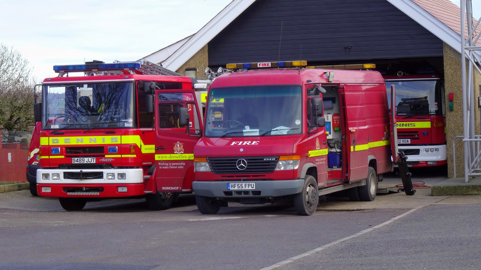 ยานพาหนะ, ดอร์เซ็ท, อังกฤษ, ไฟ, กระบี่, ขนส่ง, ช่วยเหลือ, รถบรรทุก, เครื่องยนต์, 999, กรณีฉุกเฉิน, mercedes, จอห์น, d, บริการ, ยานยนต์, โหมดการขนส่ง, รถพาณิชย์, vario, นักดับเพลิง, กระบี่, jdc, 112, dennis, นิวตัน, ดับเพลิง, อุปกรณ์ดับเพลิง, บริการฉุกเฉิน, ยานพาหนะฉุกเฉิน, irv, mws, 814d, sturminster, 814, wrl, coachbuilders, dfrs, public utility, fire station